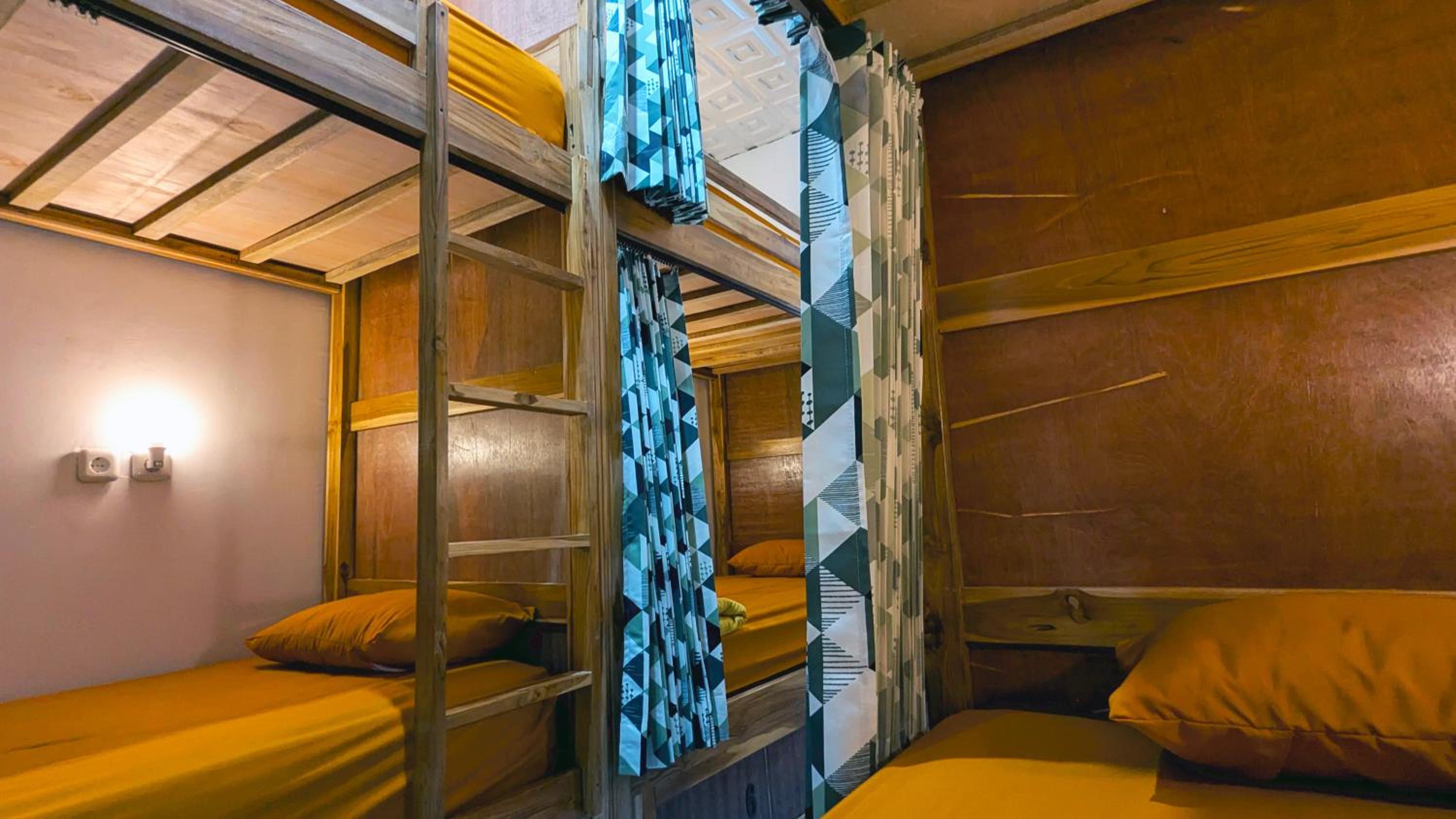 Bed in 8-Bed Mixed Dormitory Room