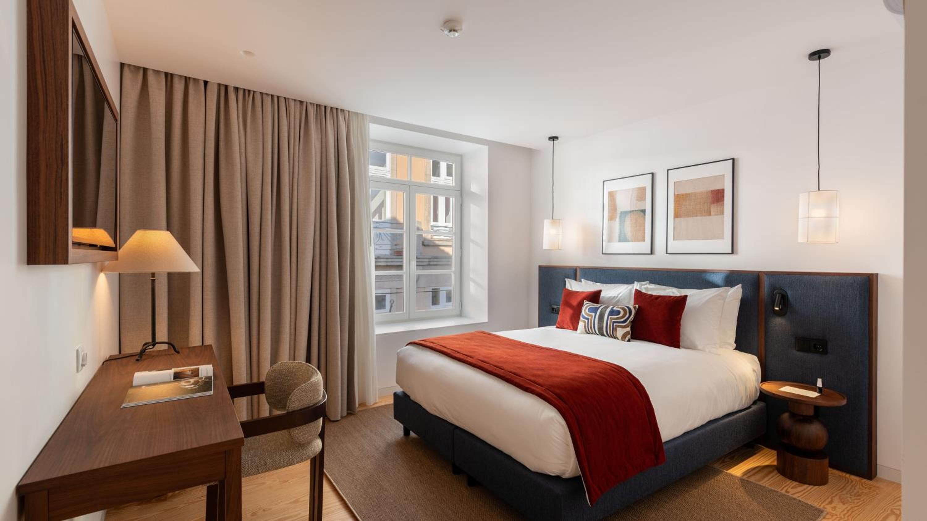 One-Bedroom Deluxe Apartment