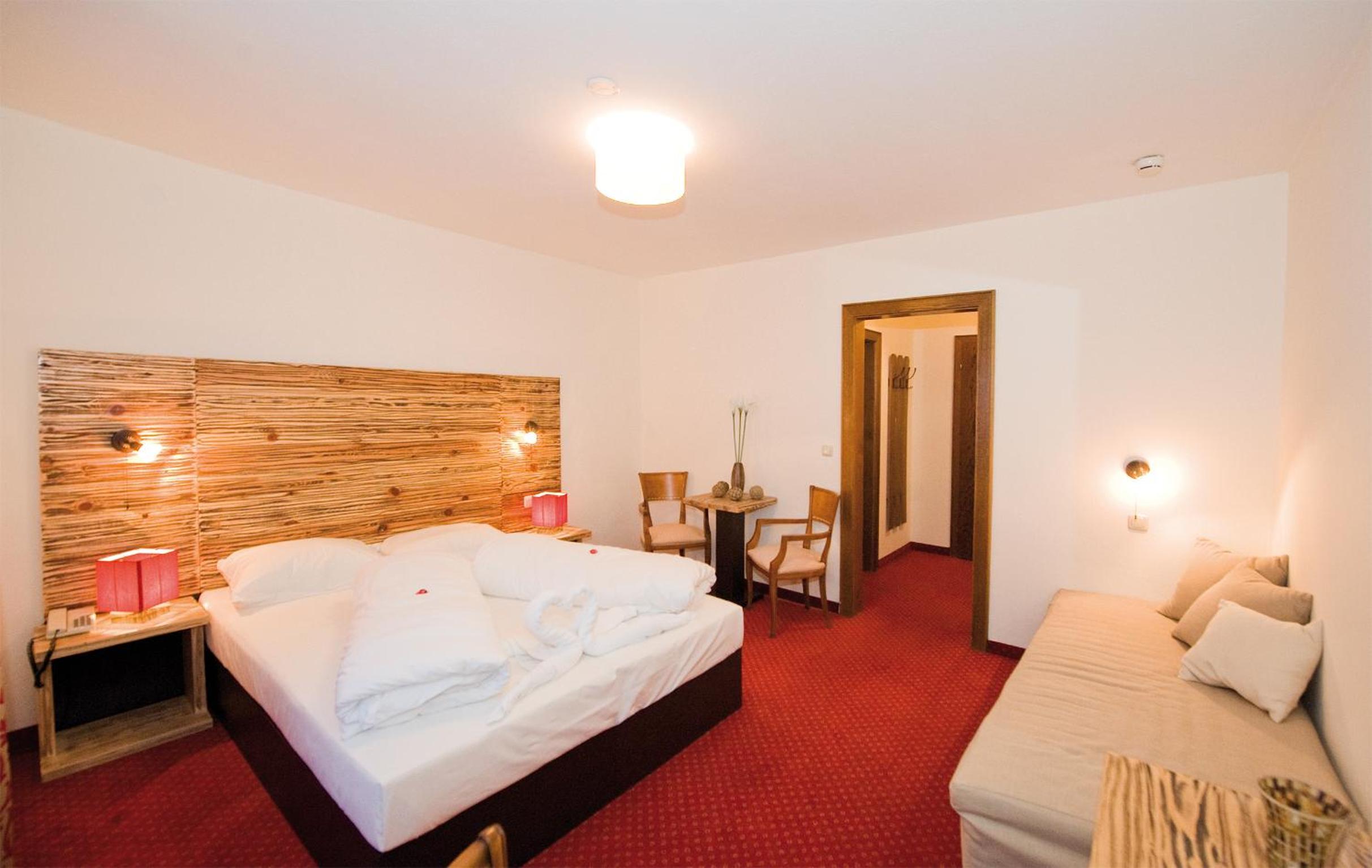 Superior Double Room with Balcony - Photo 1