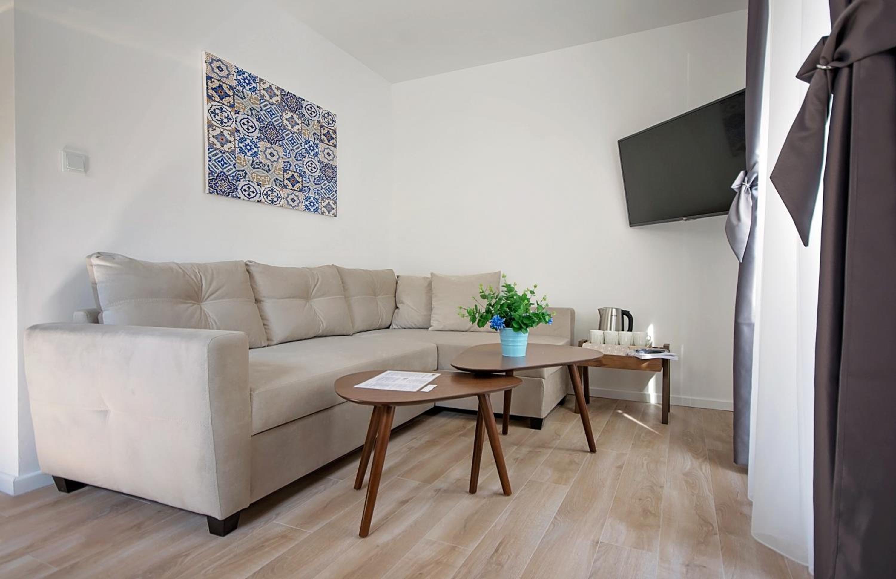 Duplex Suite - Photo 12