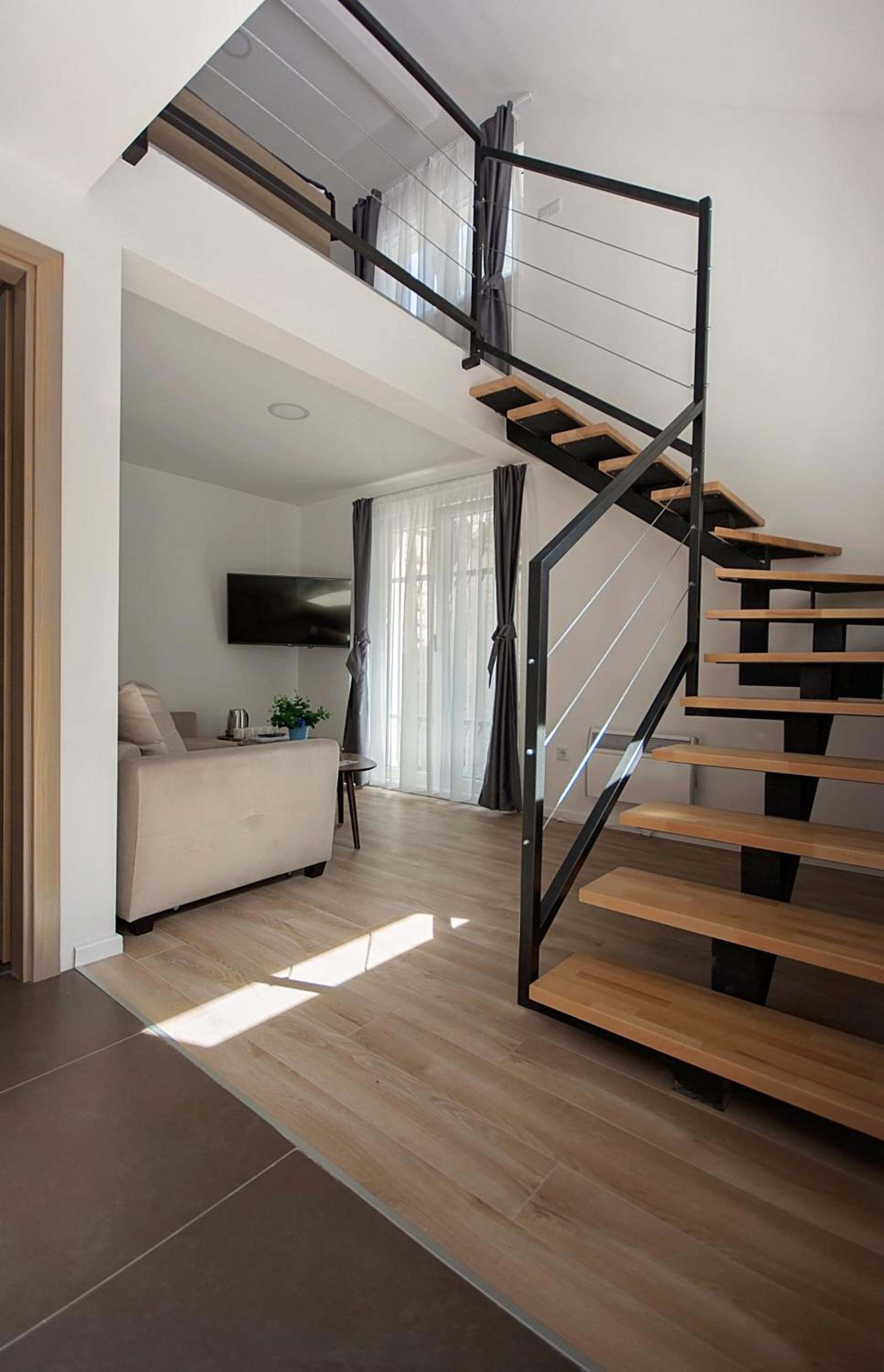 Duplex Suite - Photo 8