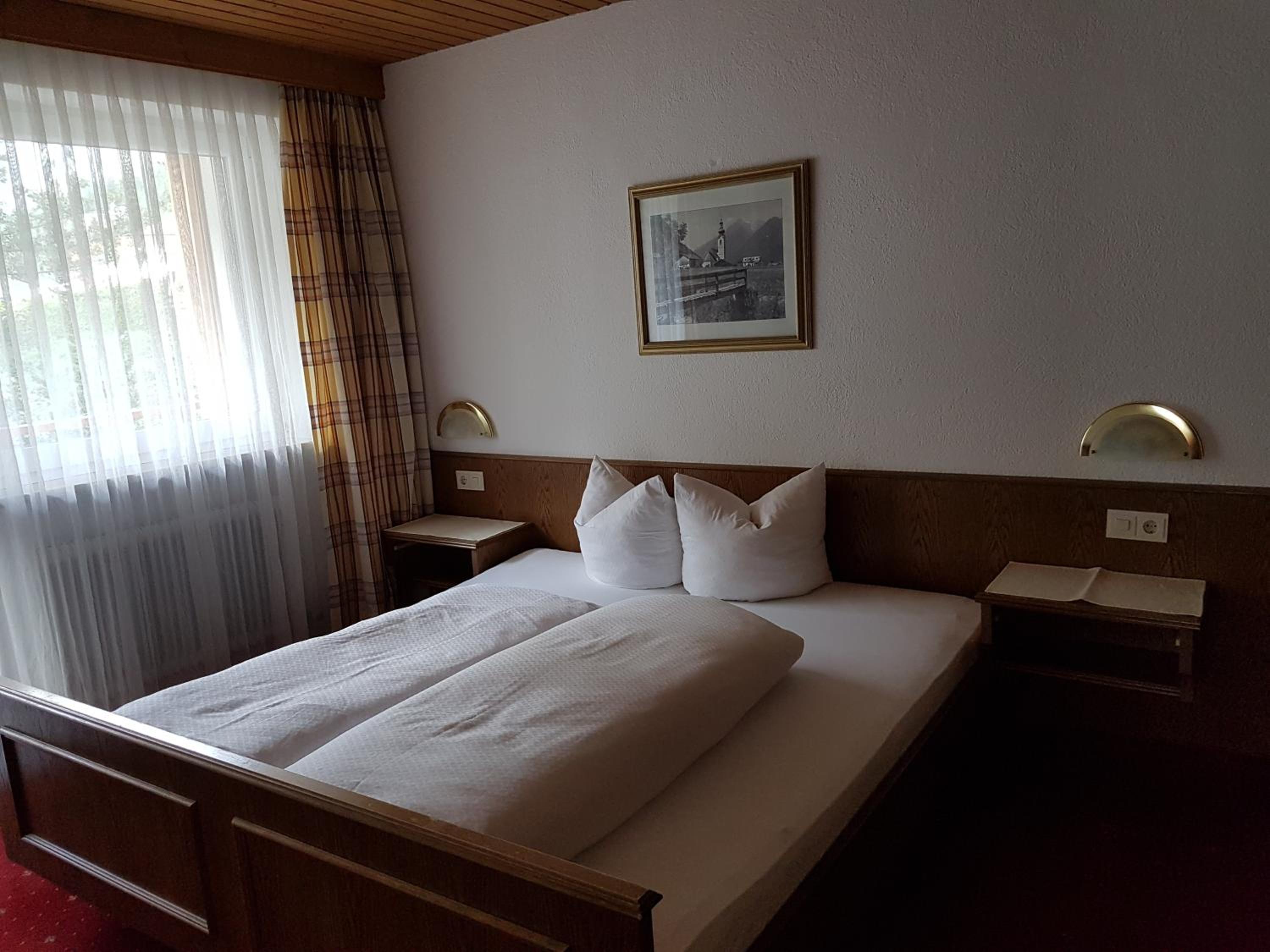 Standard Double or Twin Room photo 3