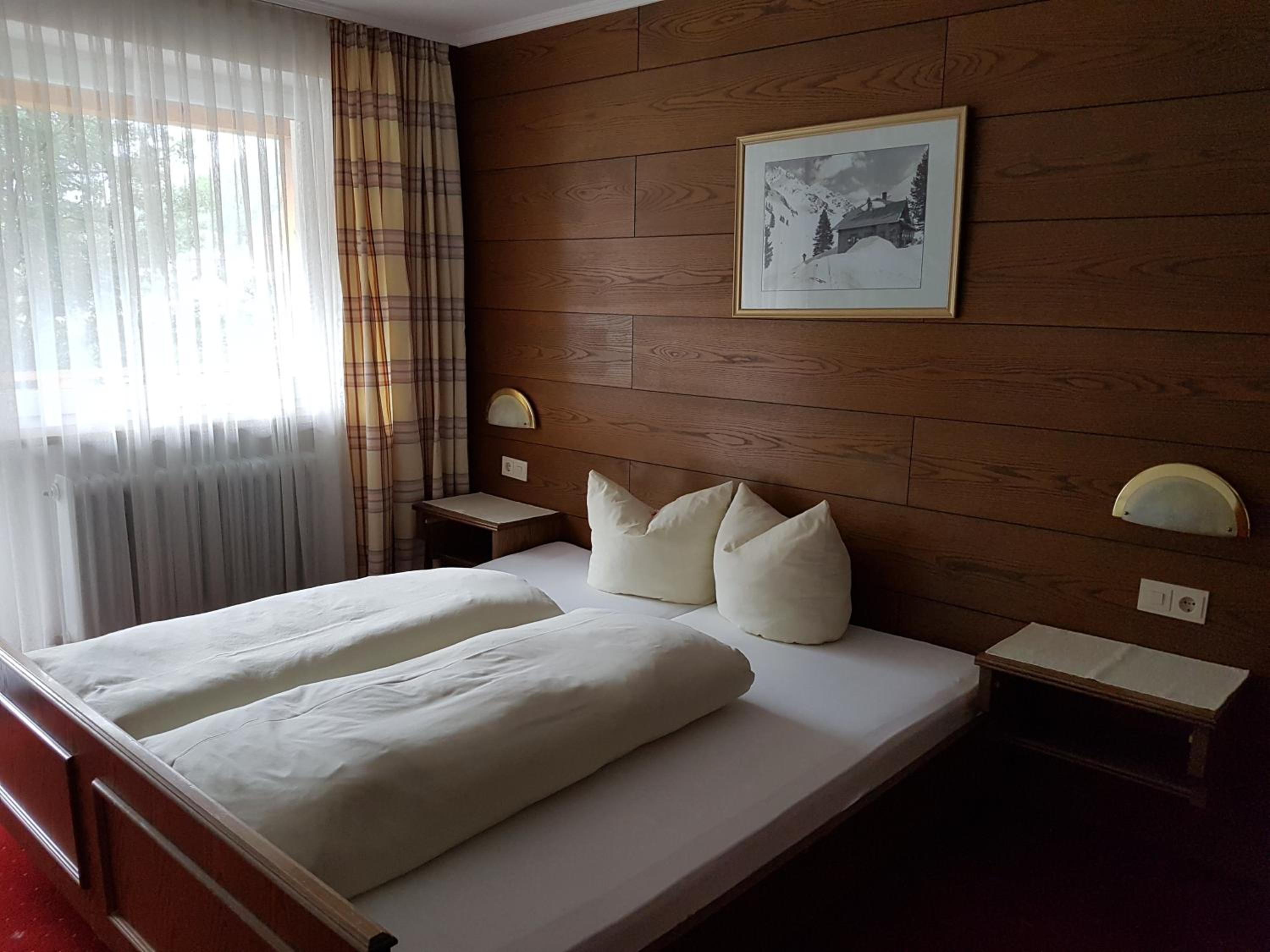 Standard Double or Twin Room photo 1