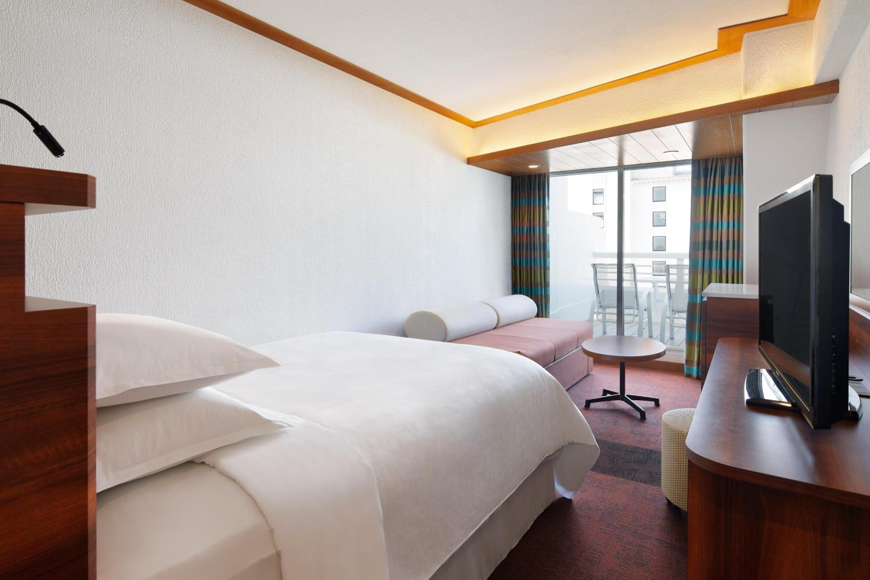 Double Room with Partial Ocean View - Photo 1