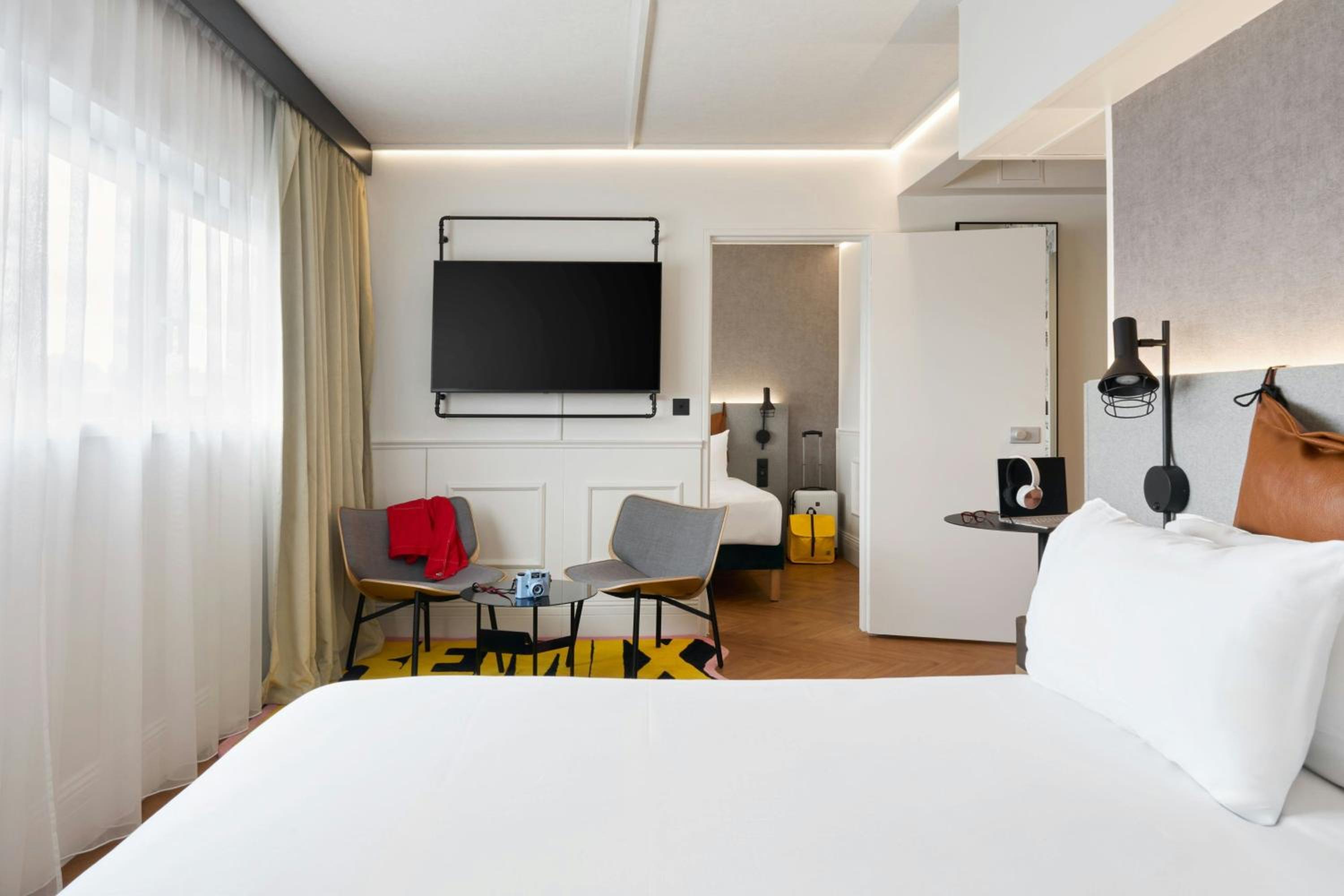 Moxy Family Room