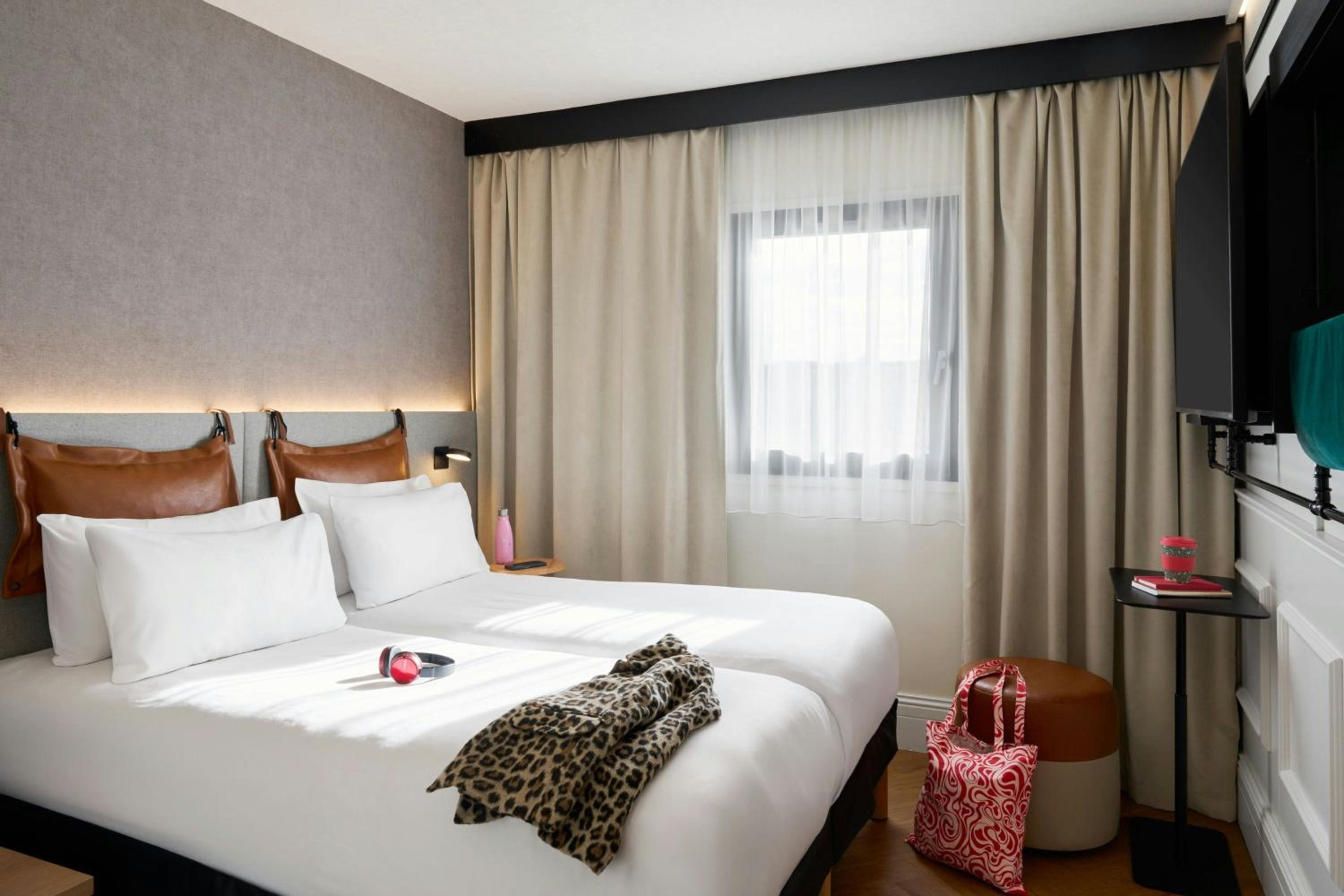 Moxy Twin Room