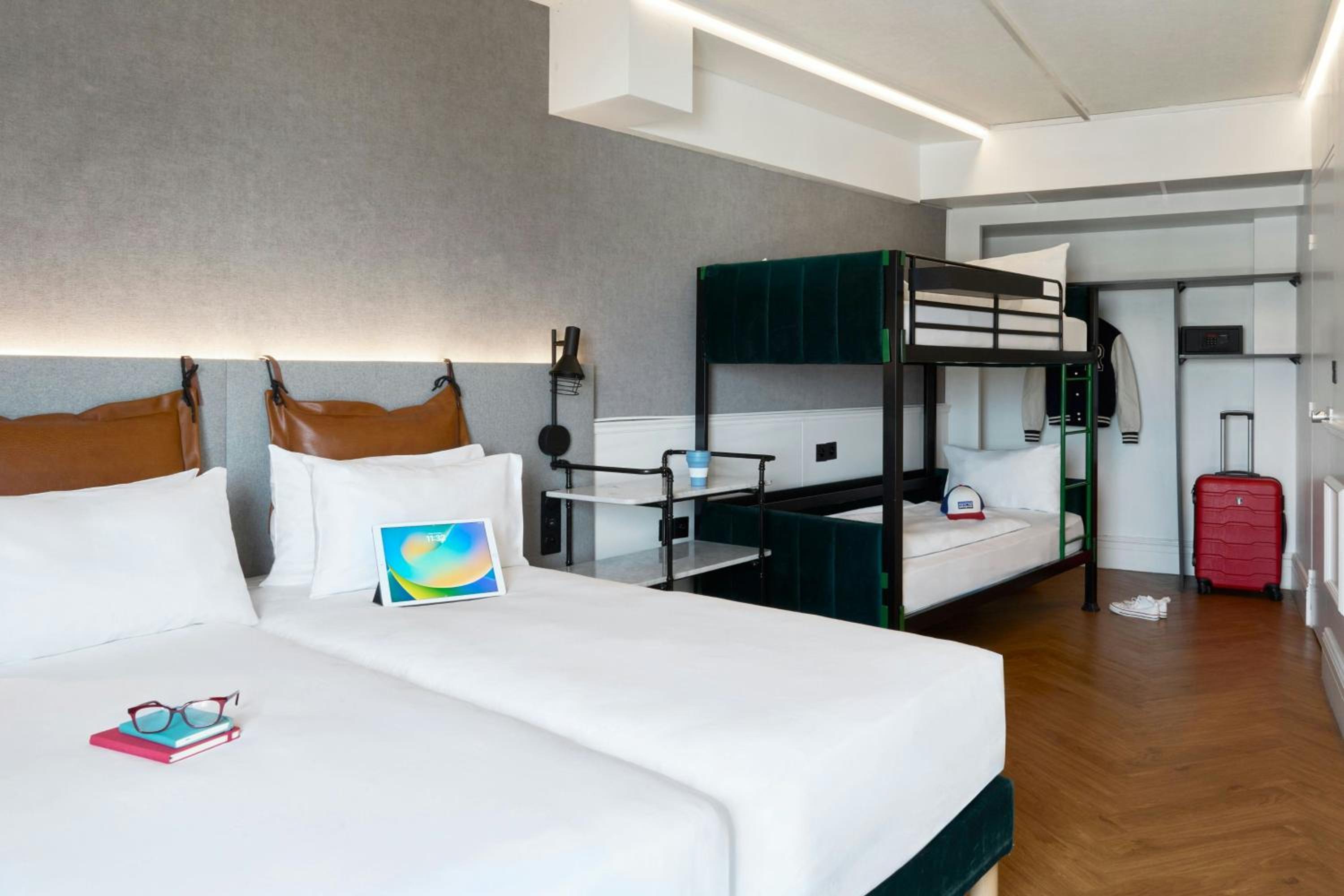 Moxy Family Ultra Room