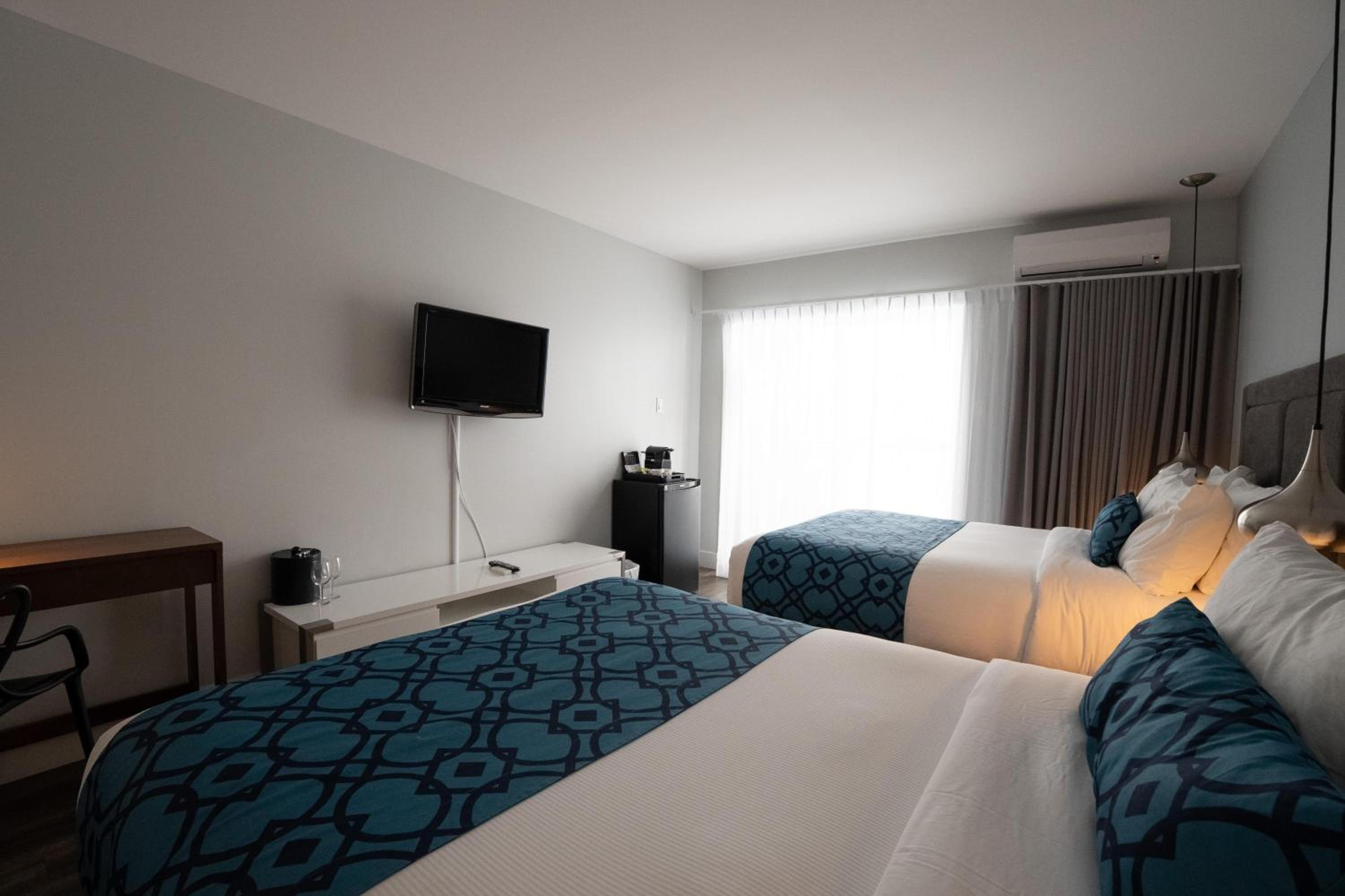 Double Room with Two Double Beds and Walk-In Shower - Balcony/Second Floor/Non-Smoking photo 2