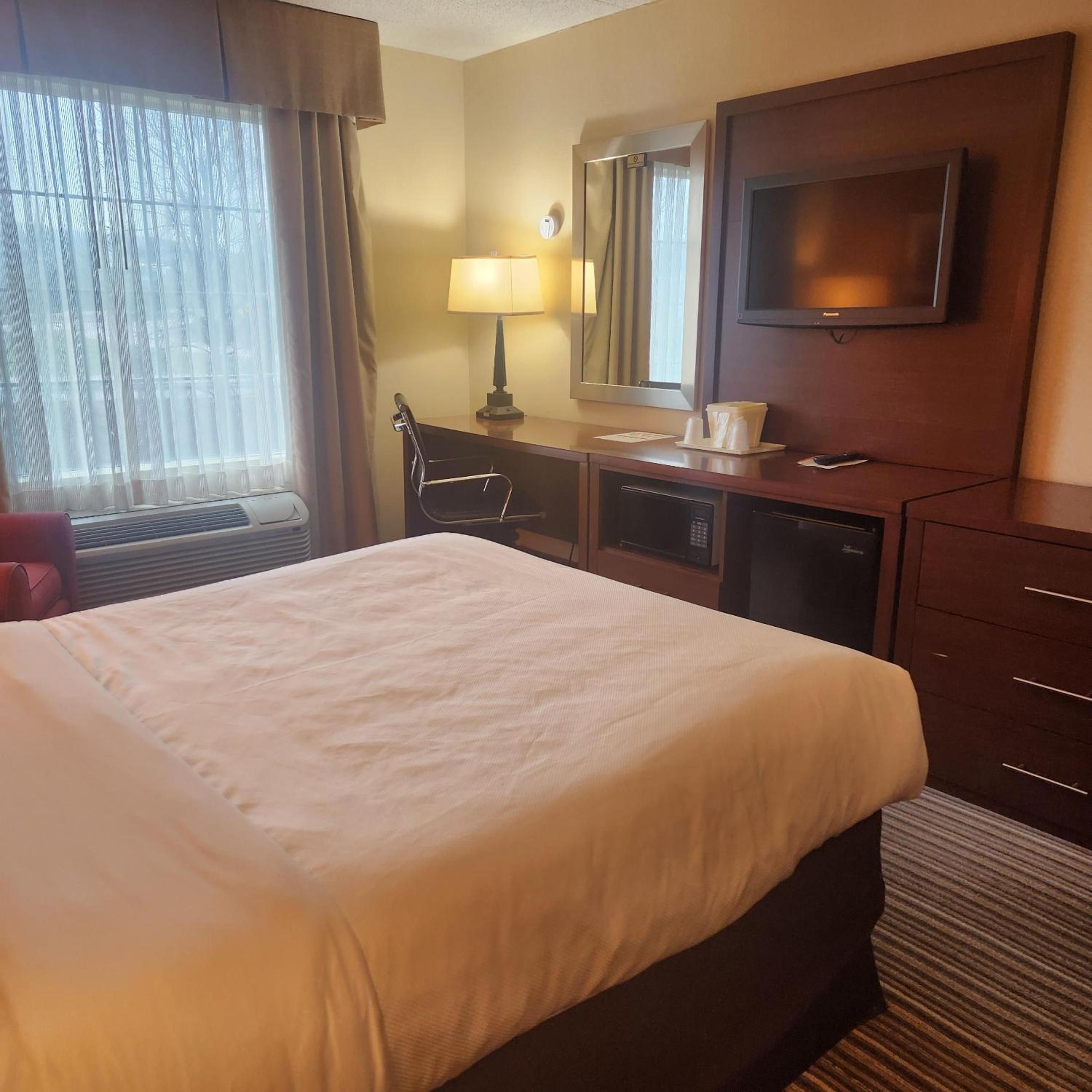 Double Room with Bath Tub - Disability Access/Non-Smoking - Photo 2