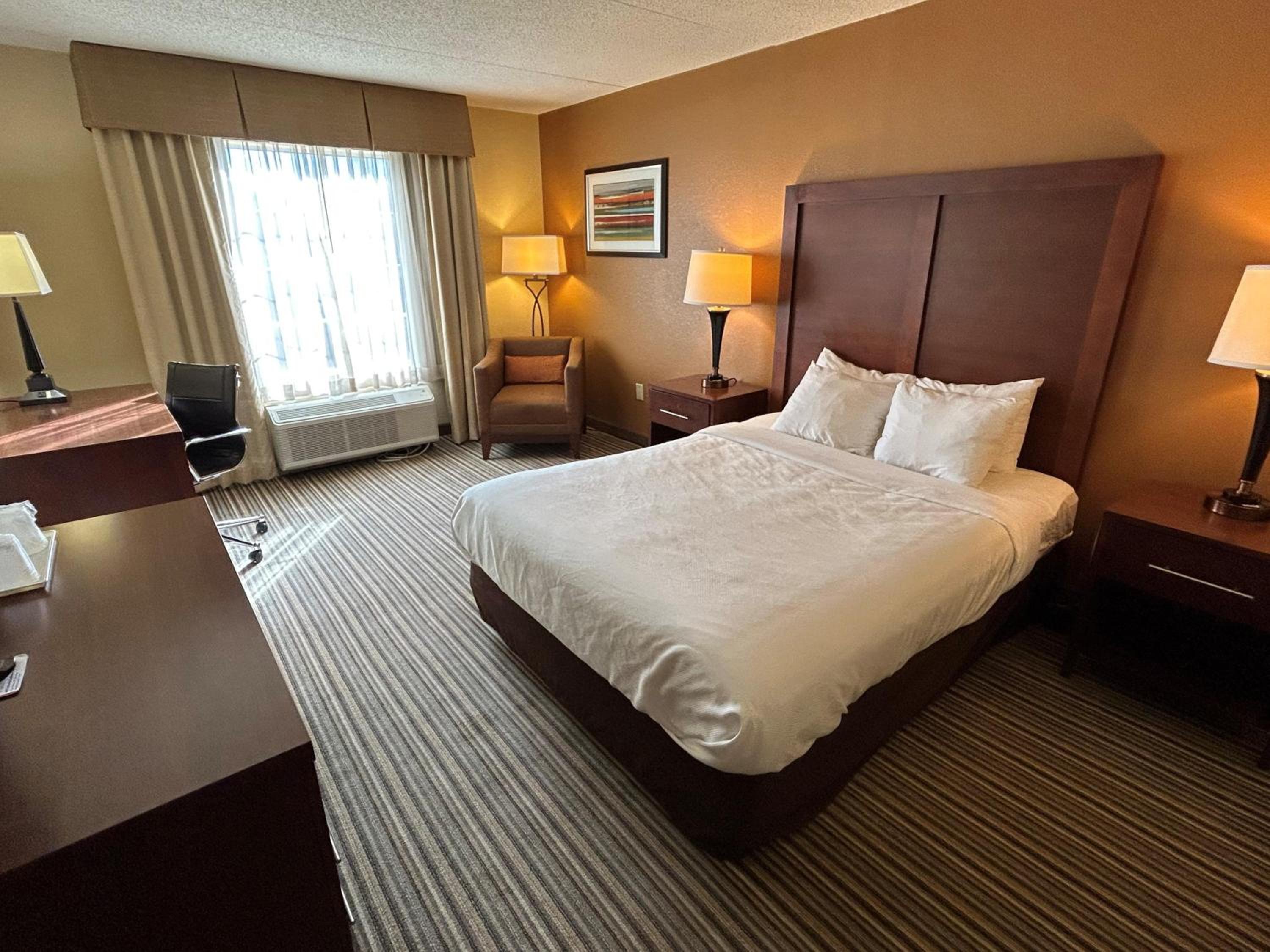 Double Room with Bath Tub - Disability Access/Non-Smoking - Photo 1