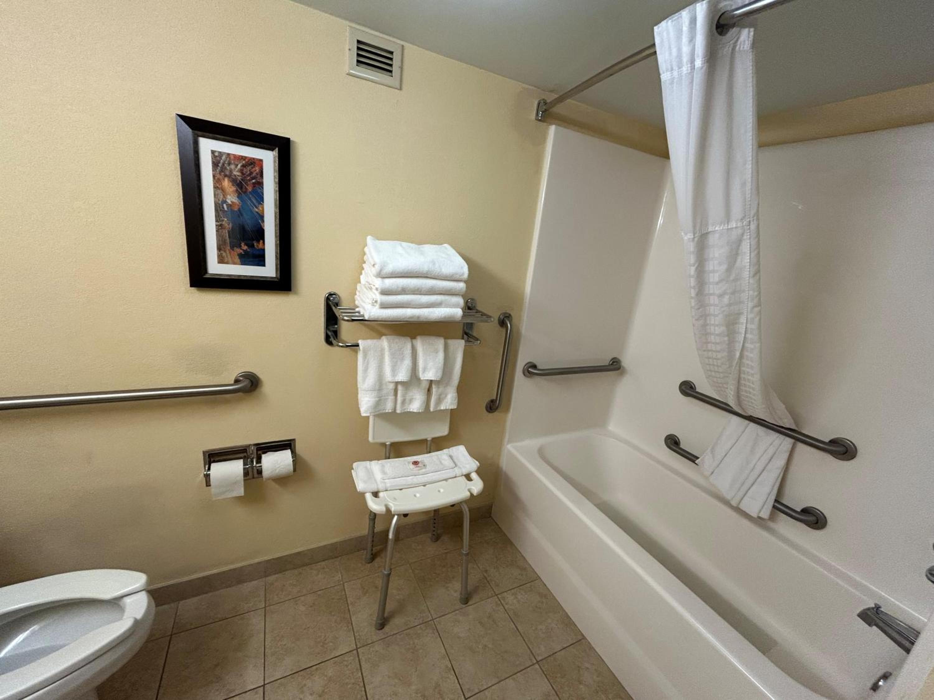 Double Room with Bath Tub - Disability Access/Non-Smoking - Photo 3