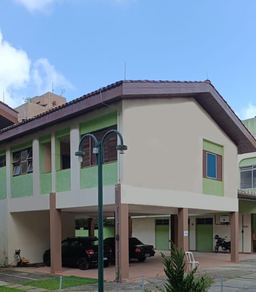 Four-Bedroom House photo 3