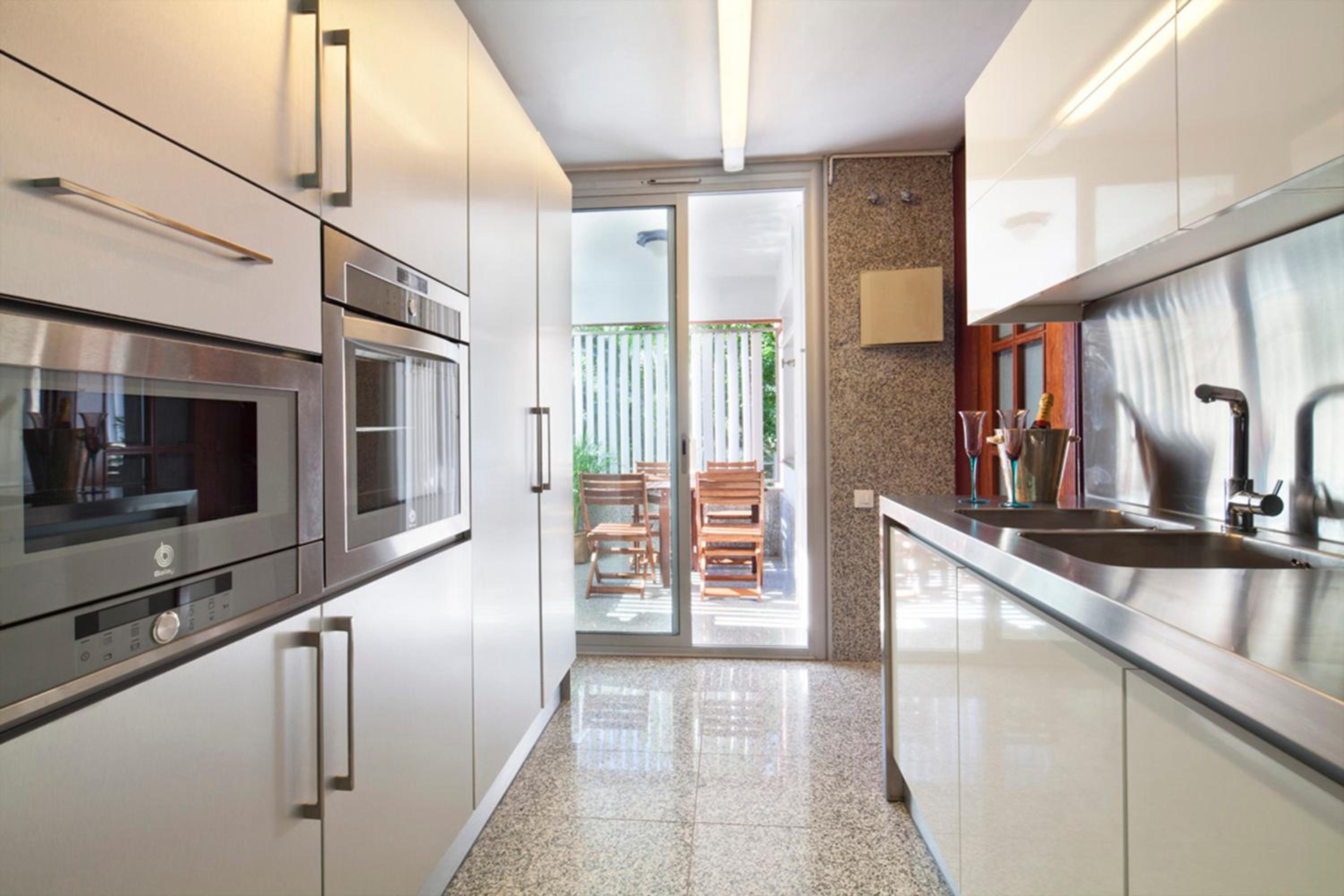 Apartment with Terrace photo 2