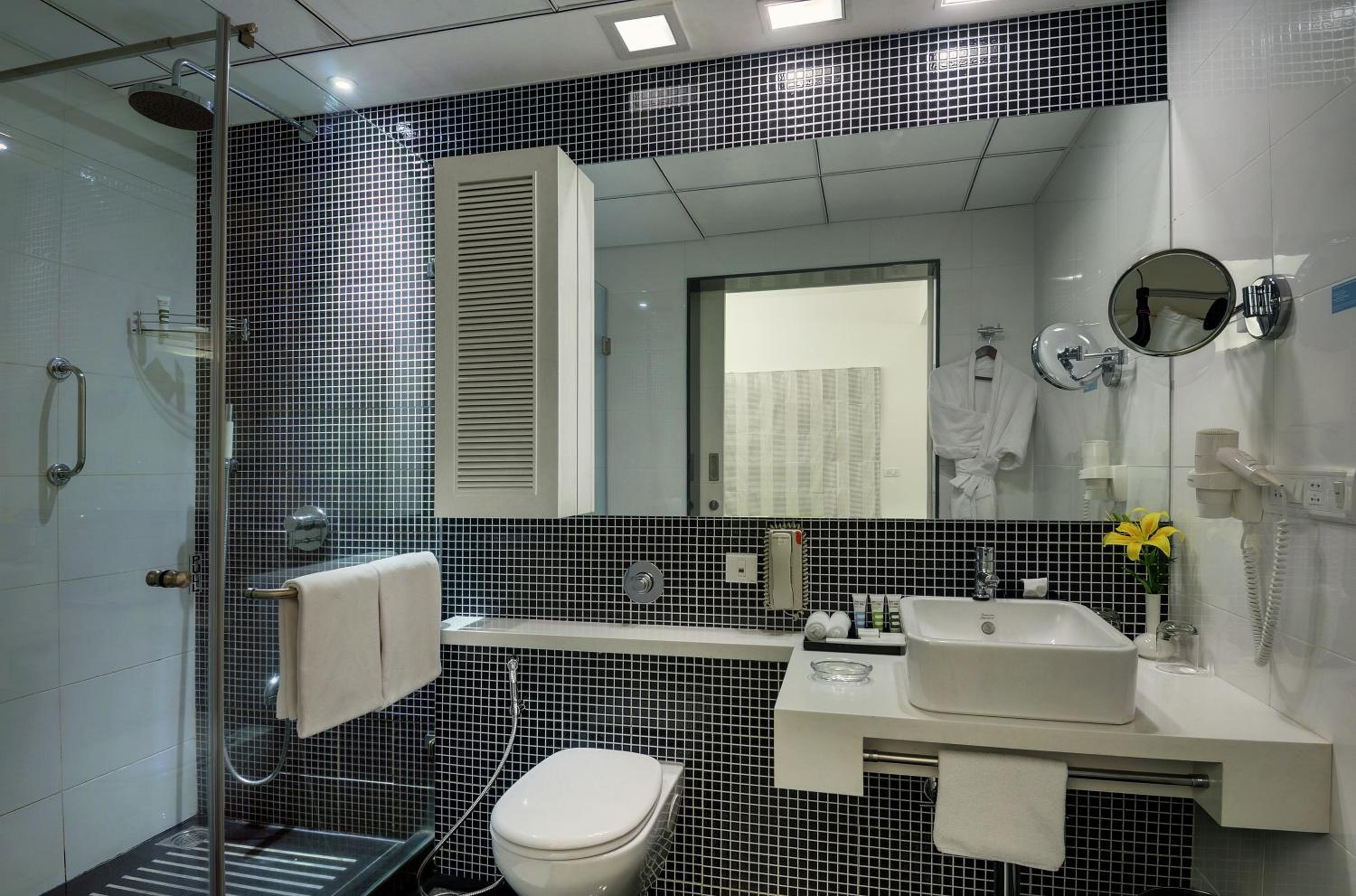 Two-Bedroom Suite with Balcony with 20% discount on food and soft beverages and spa and Happy Hour 1+1 at By the Blue - Photo 8