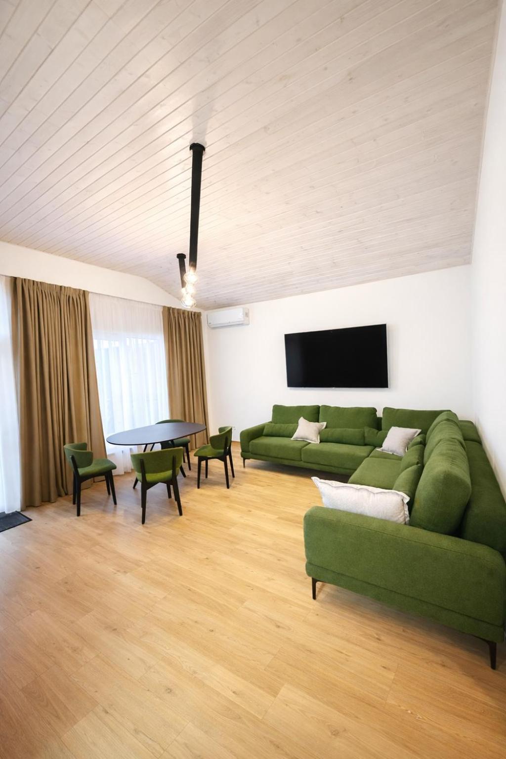 Villa photo 1