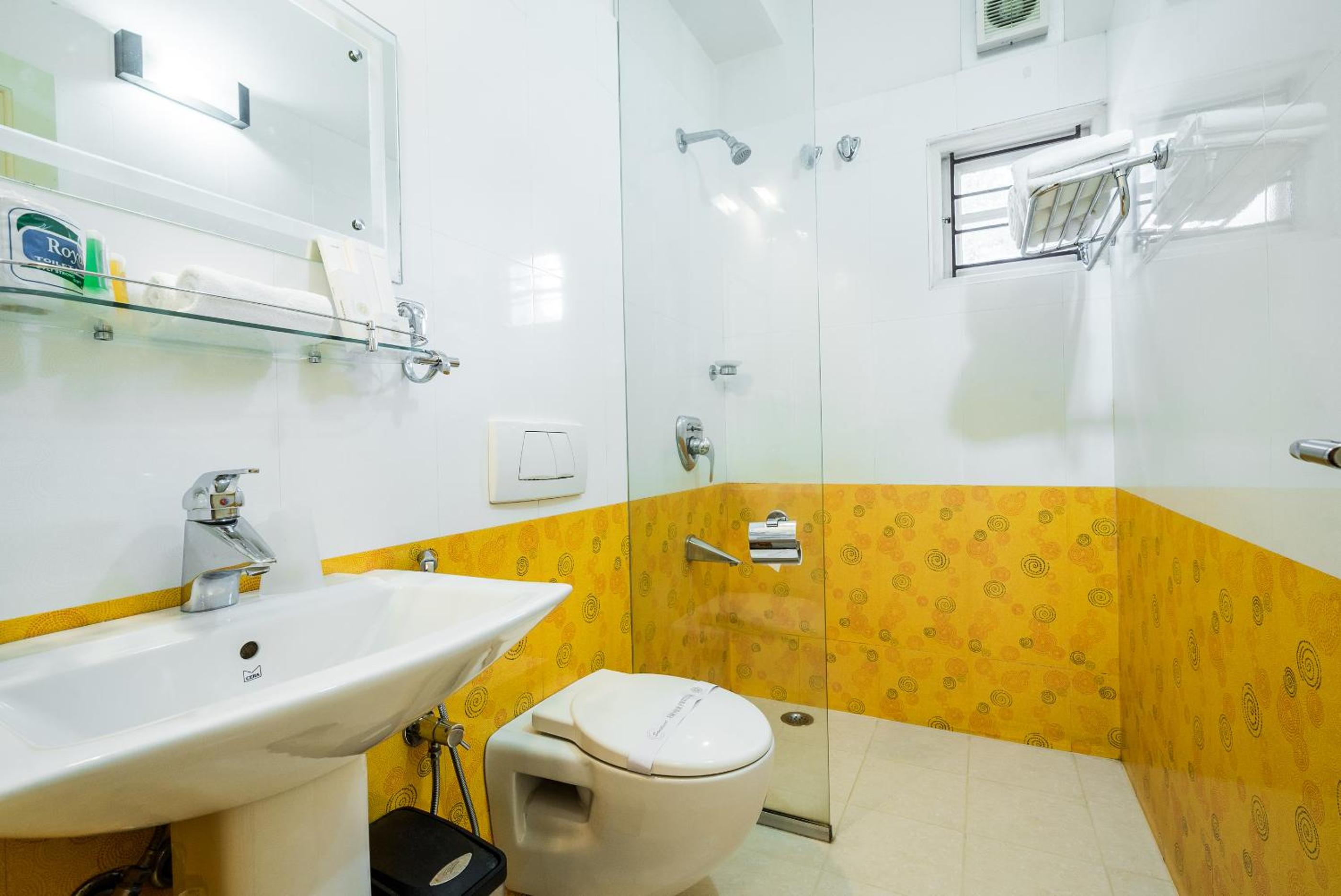 Standard Twin Room - Photo 3
