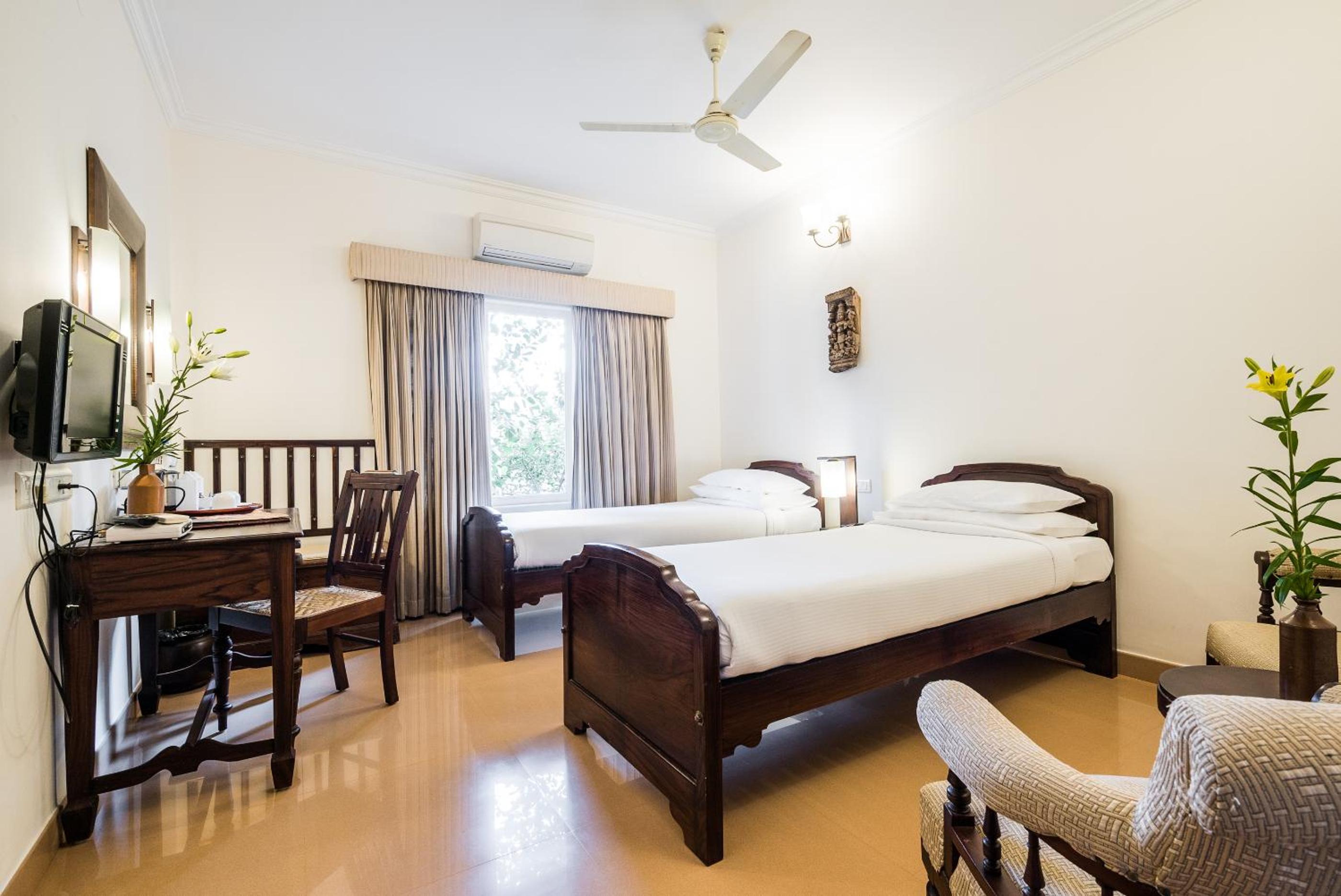Standard Twin Room - Photo 2
