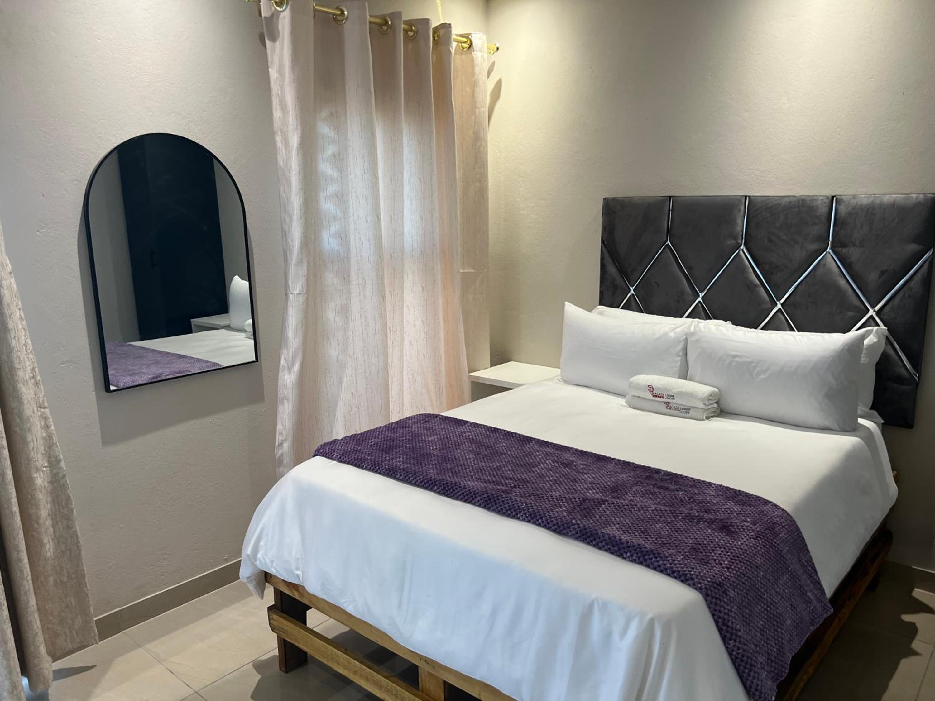 Deluxe Double Room with Balcony photo 1