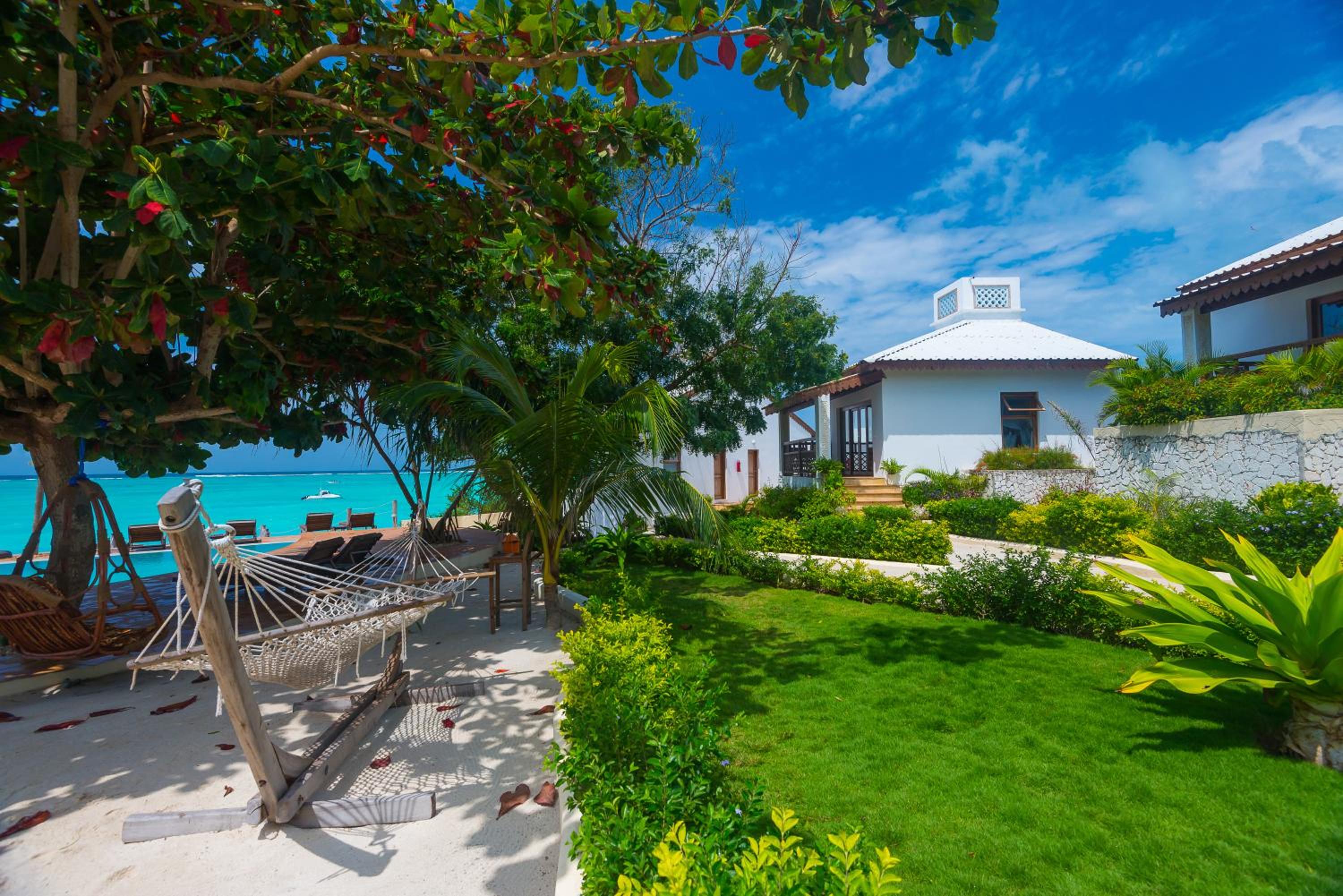 Deluxe Double Room with Balcony and Sea View photo 2