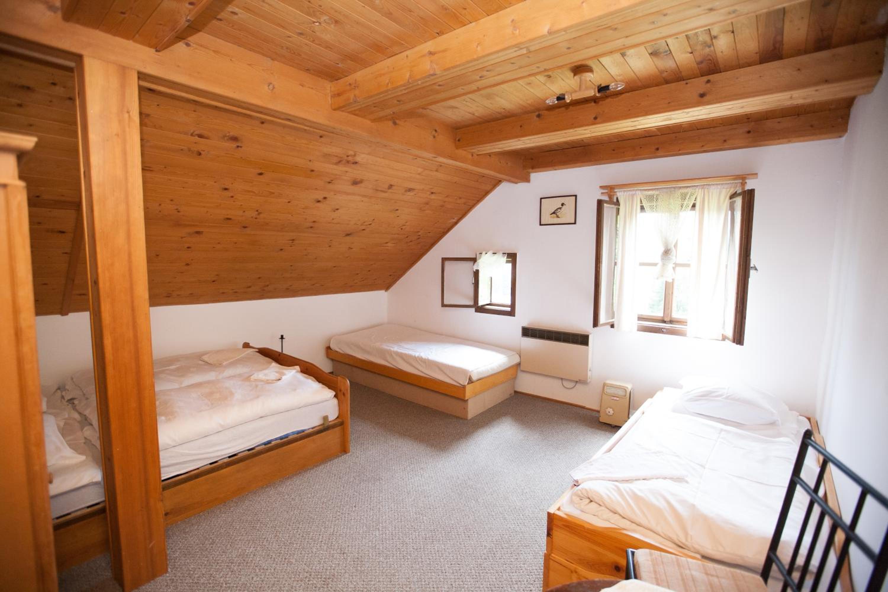 Quadruple Room with Private Bathroom photo 2
