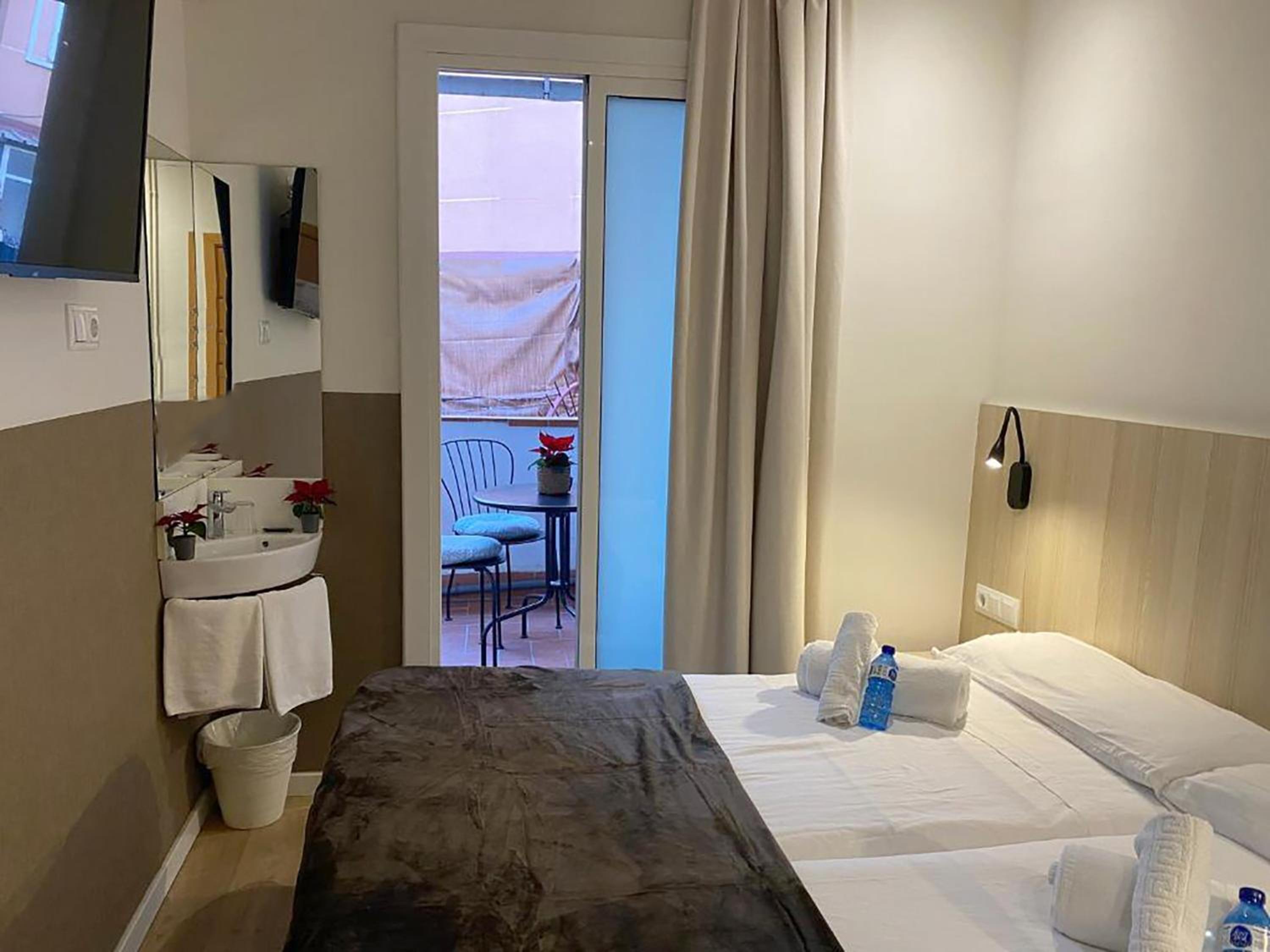Deluxe Double Room with Balcony photo 1