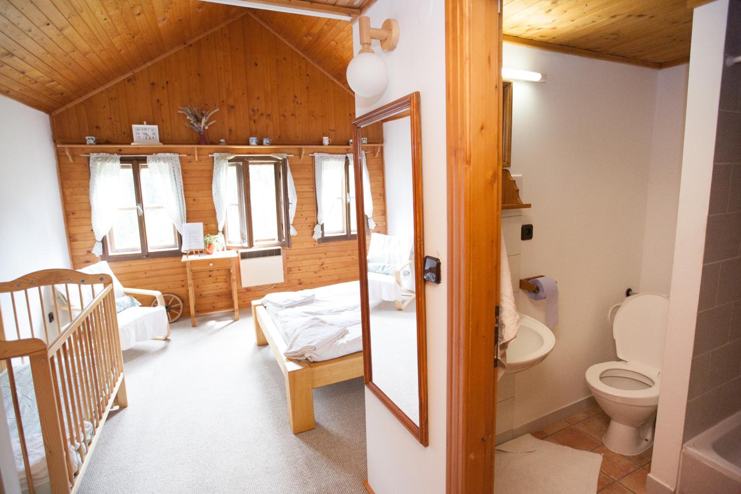 Triple Room with Private Bathroom photo 2