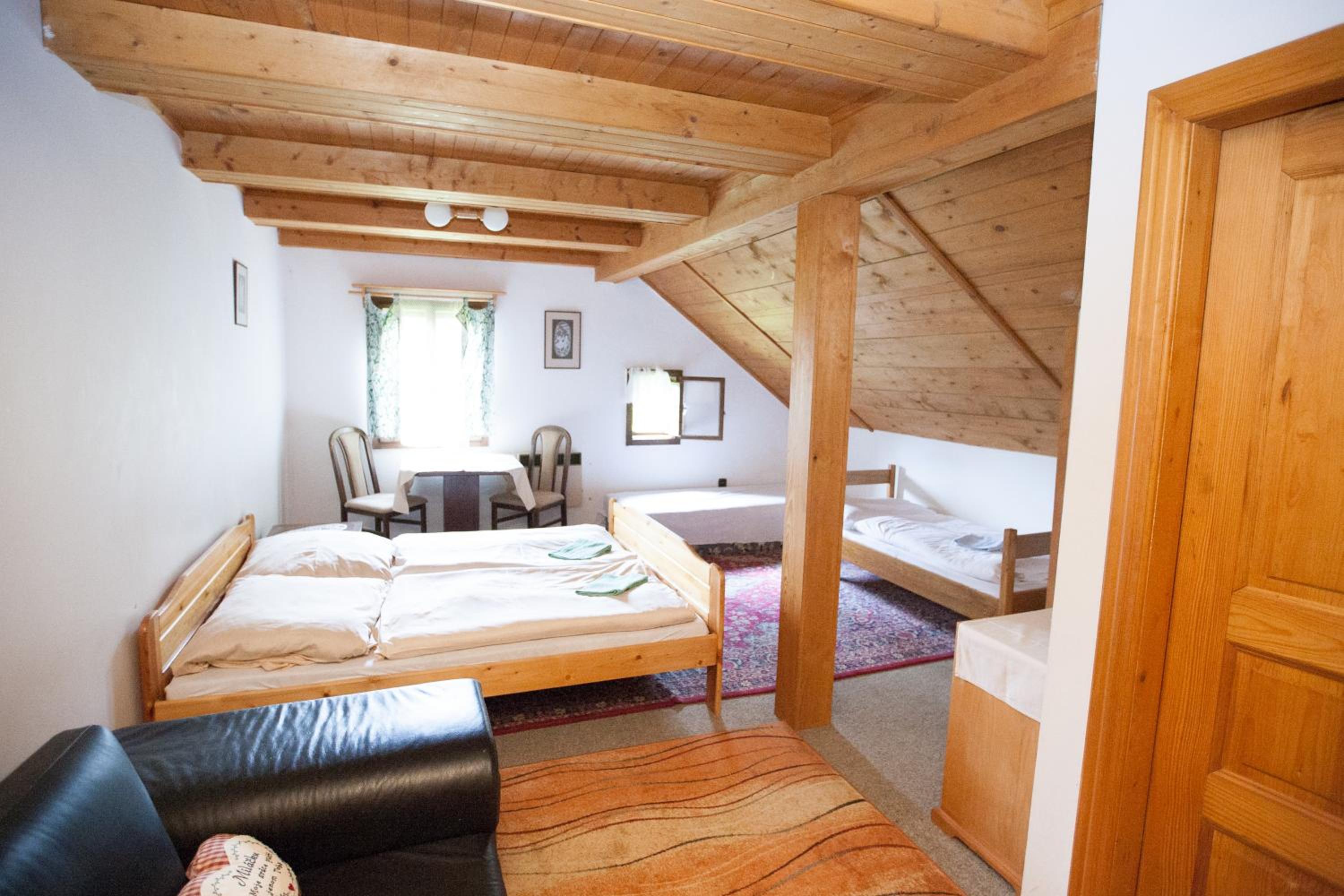Quadruple Room with Private Bathroom photo 1