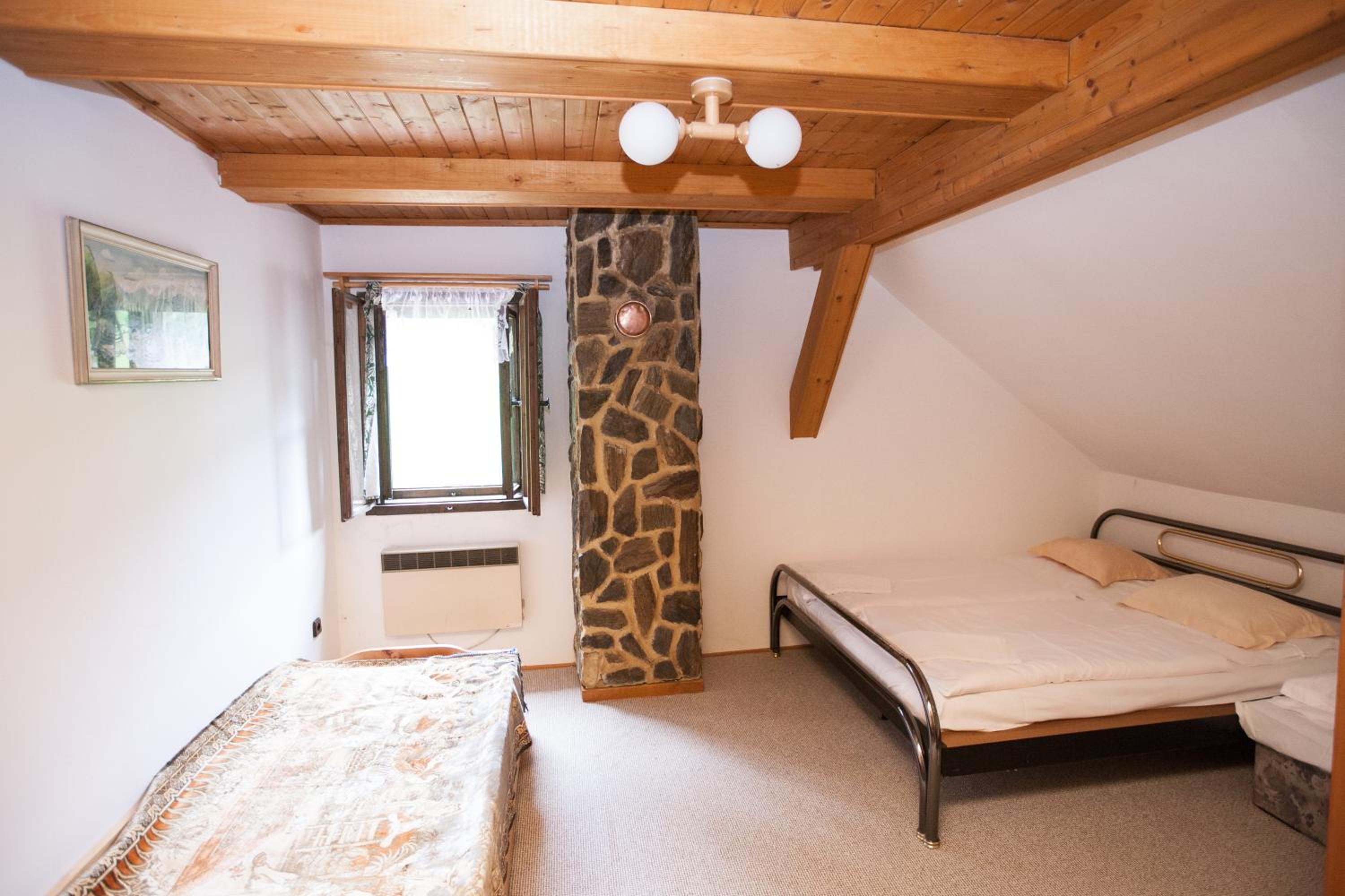 Quadruple Room with Private Bathroom photo 1