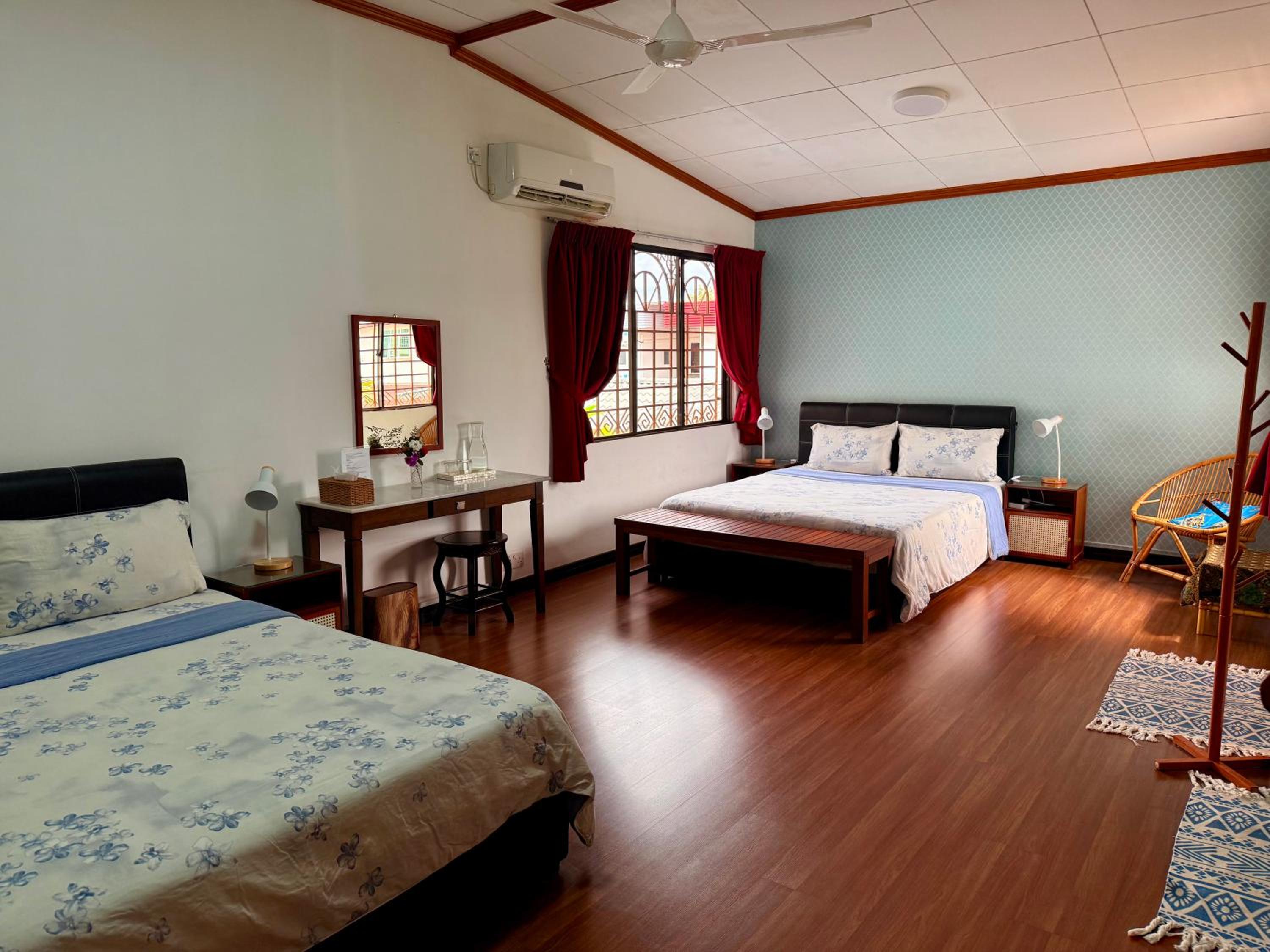 Deluxe Room with Private Bathroom photo 3