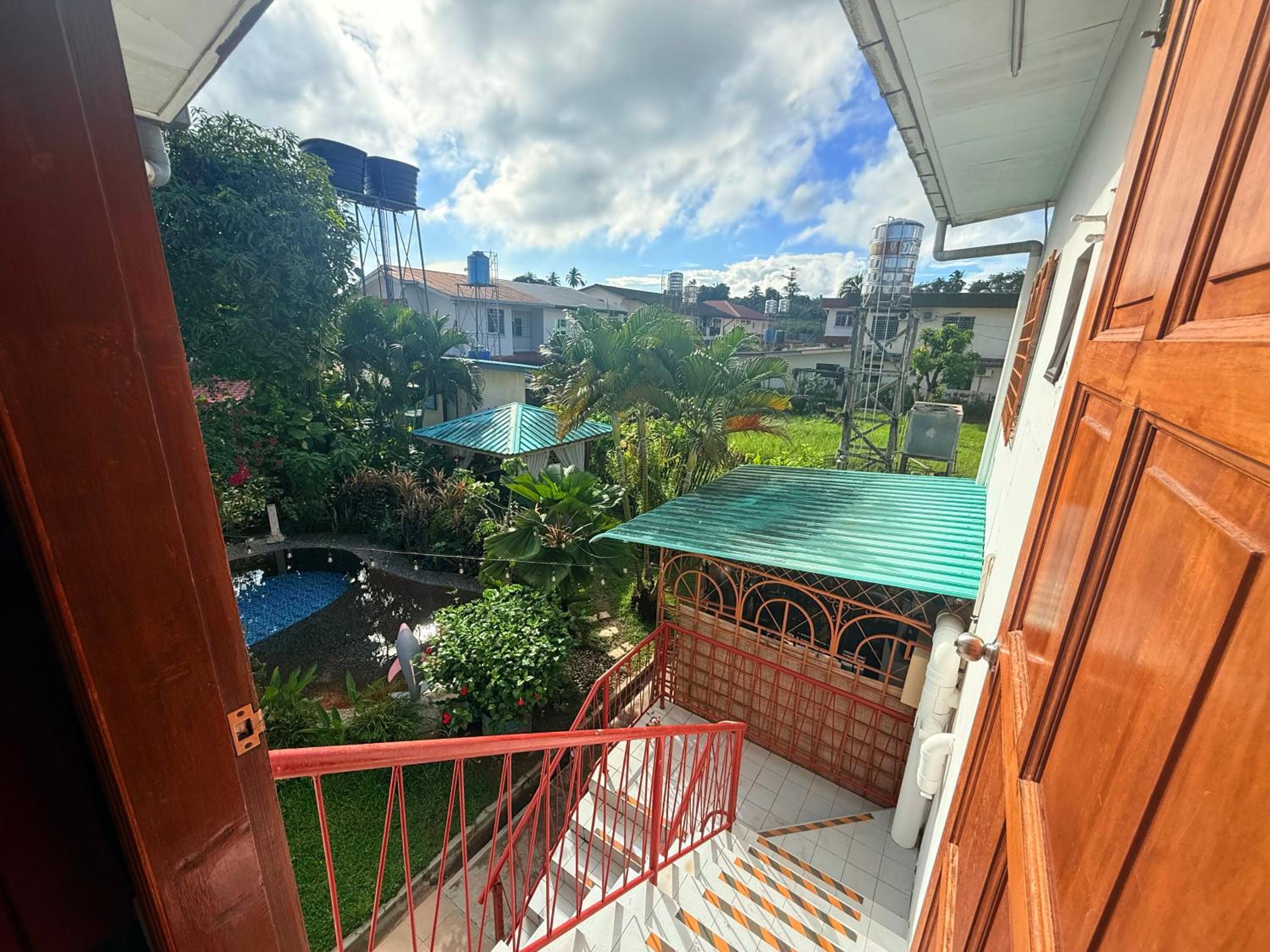 Deluxe Room with Private Bathroom