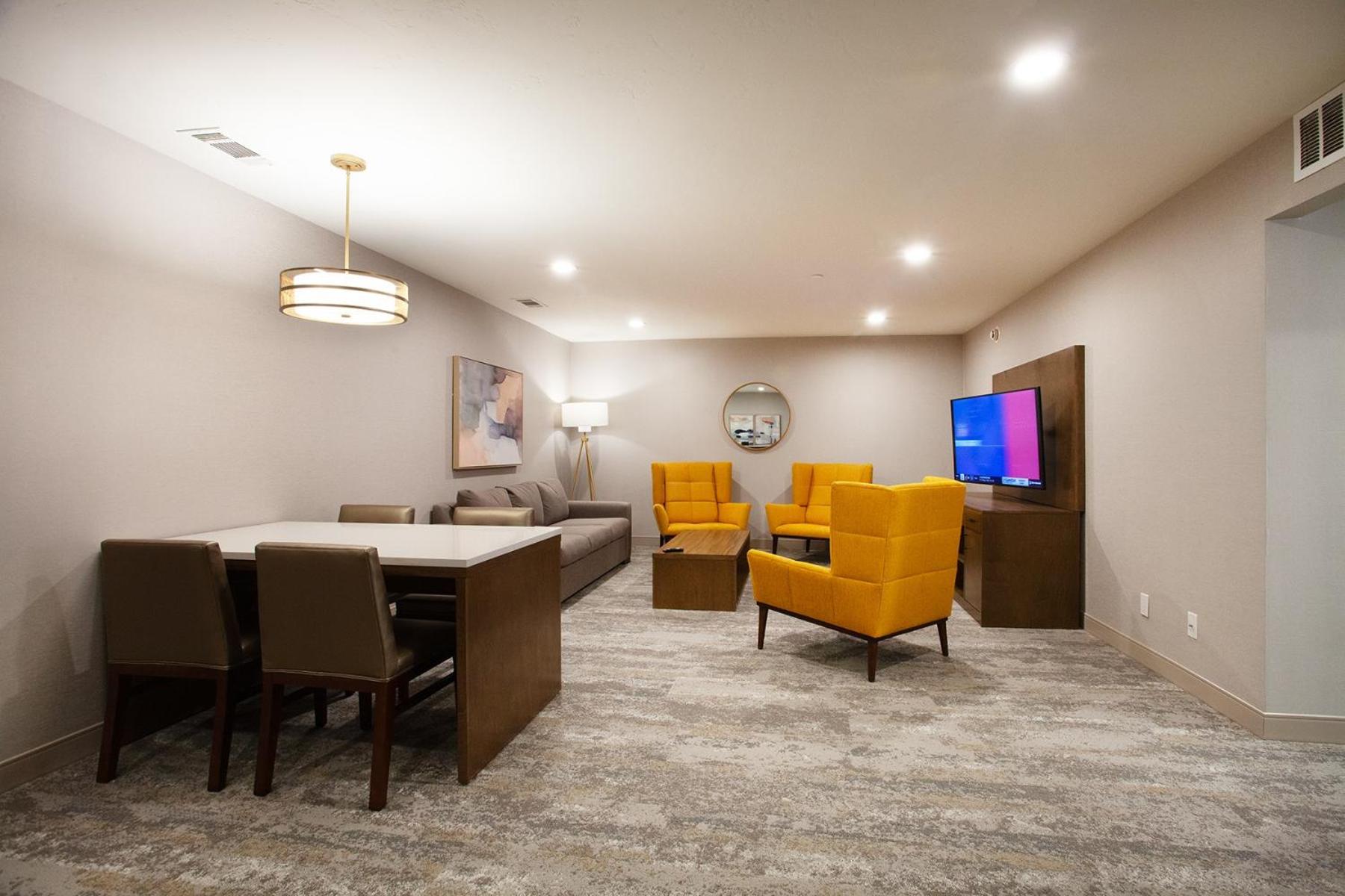 Two-Bedroom King Suite with Two King Beds, Sofa Bed, Spa Bath and Living Room - Non-Smoking photo 2