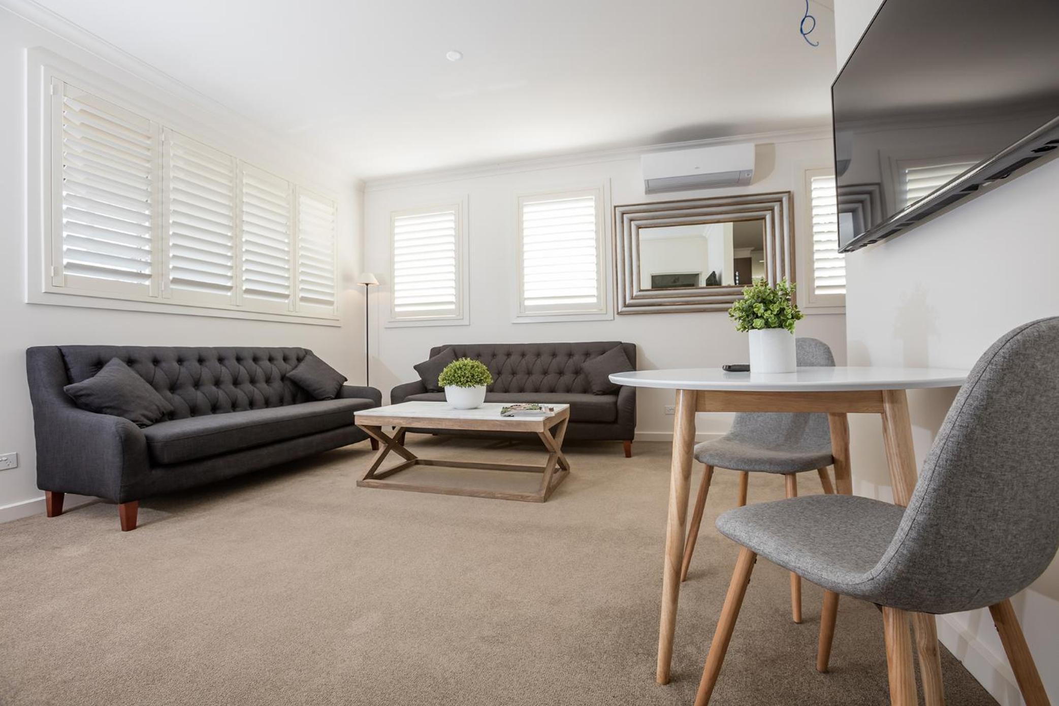 Studio Apartment Double Queen