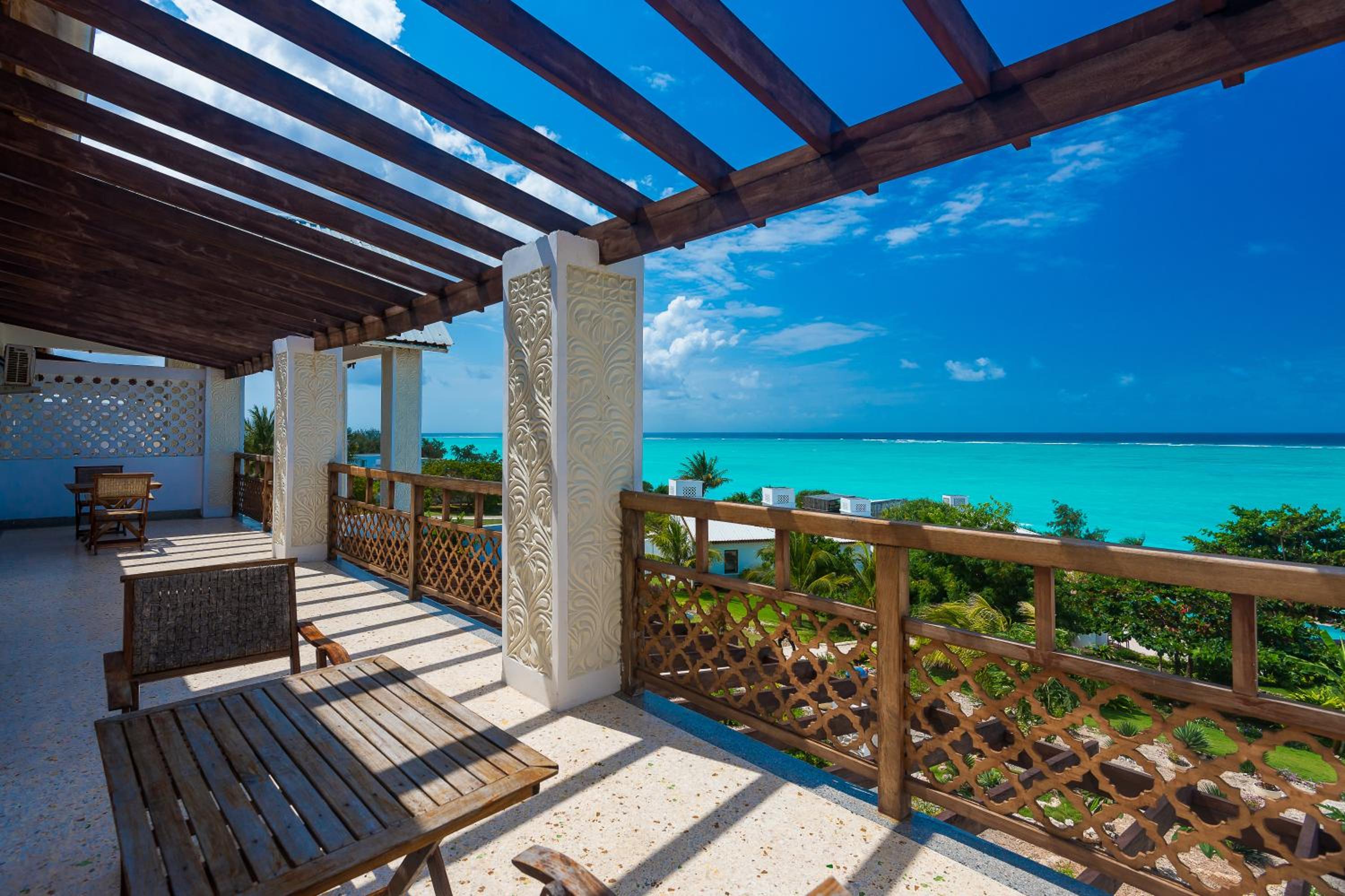 Deluxe Suite with Sea View photo 3