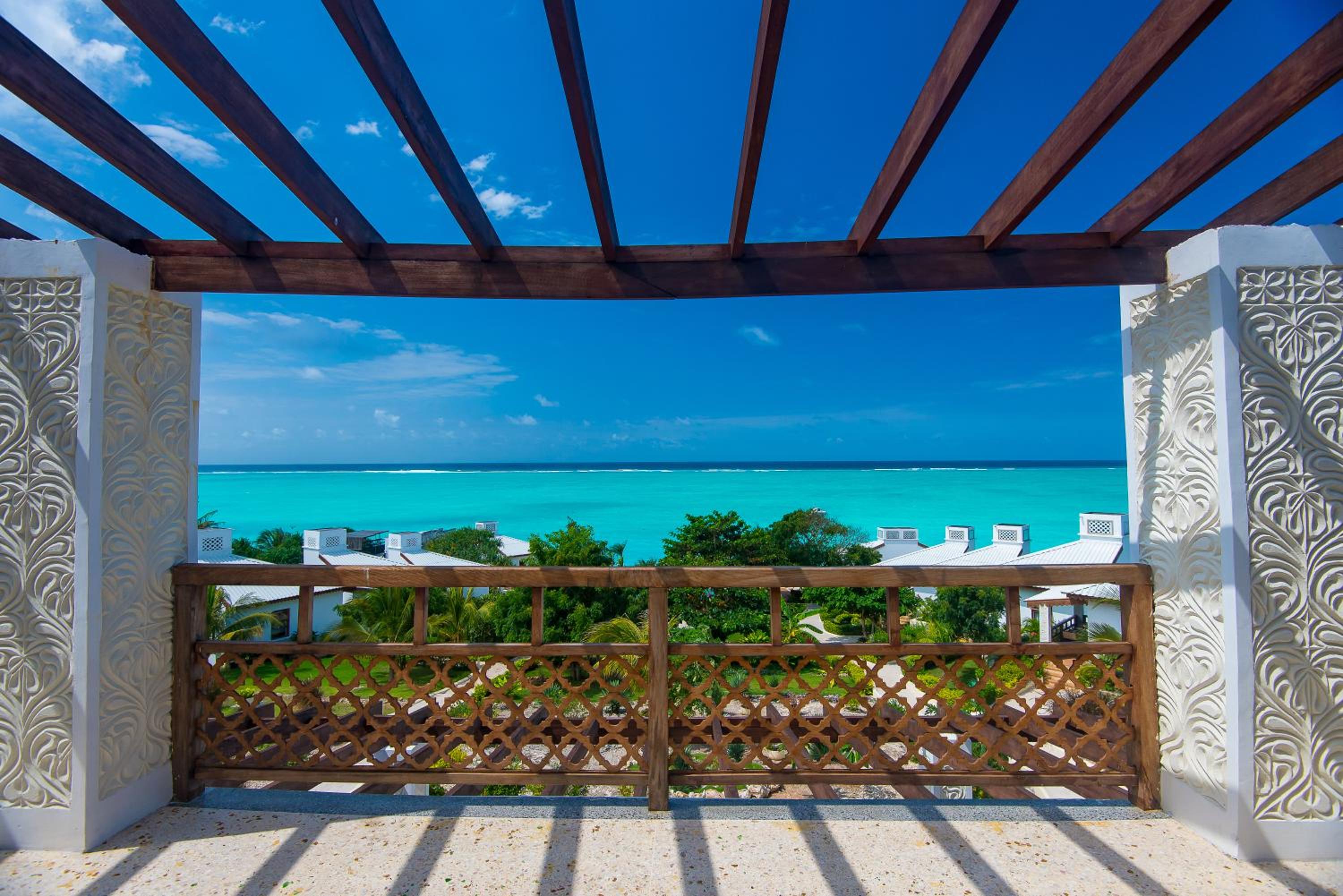 Deluxe Suite with Sea View