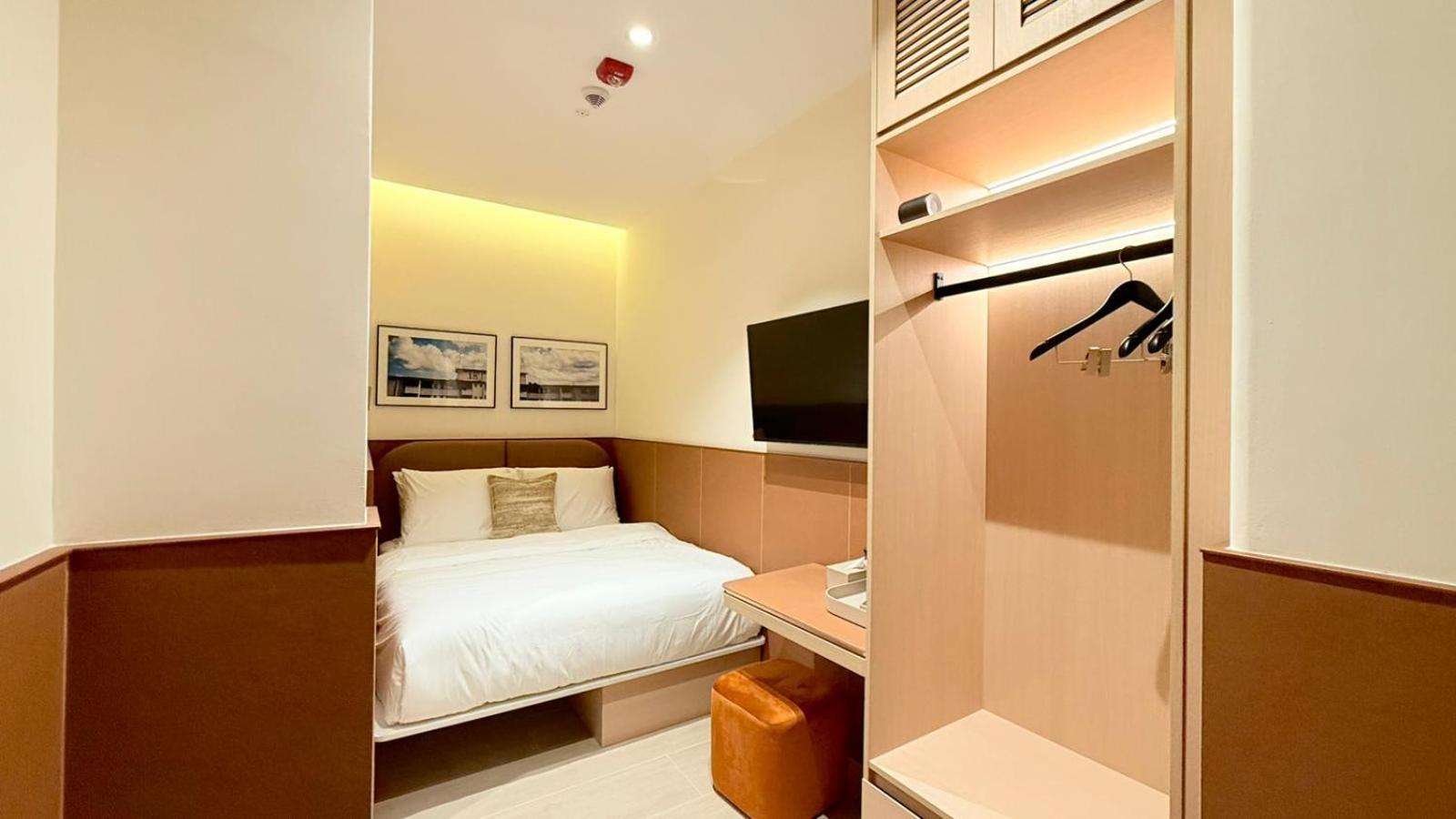 Queen Room photo 1