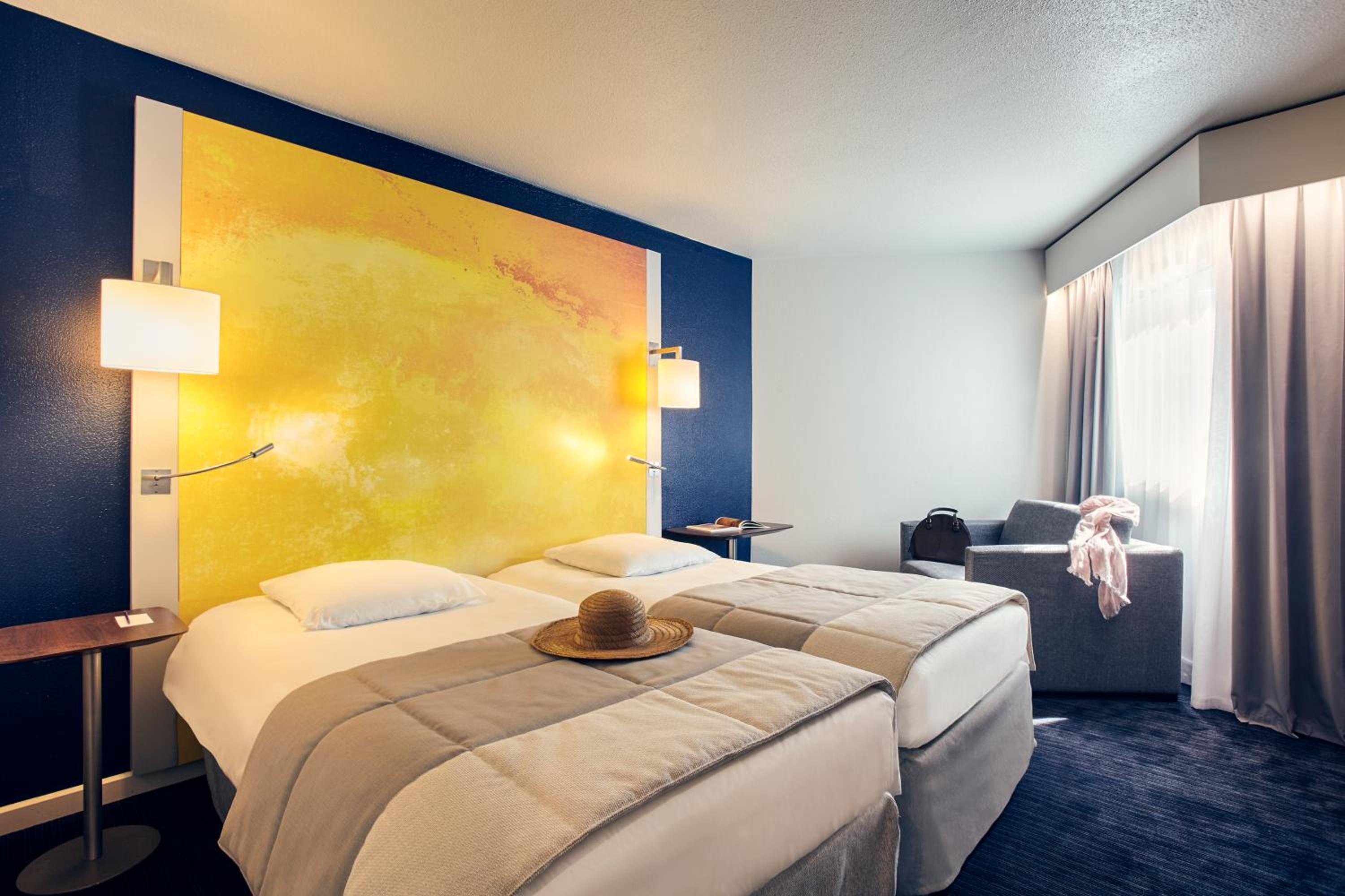 Classic Double Room with Sofa Bed - Photo 3