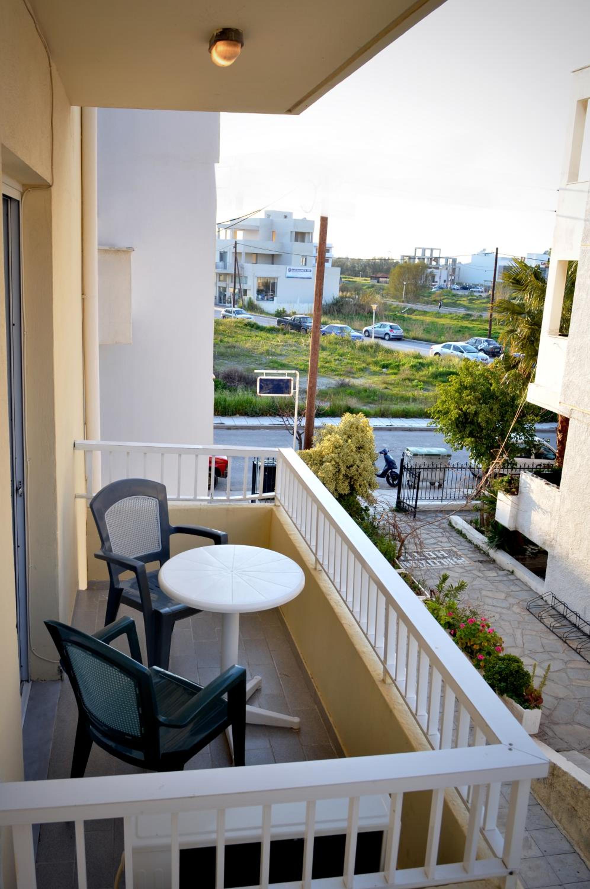 Apartment photo 2