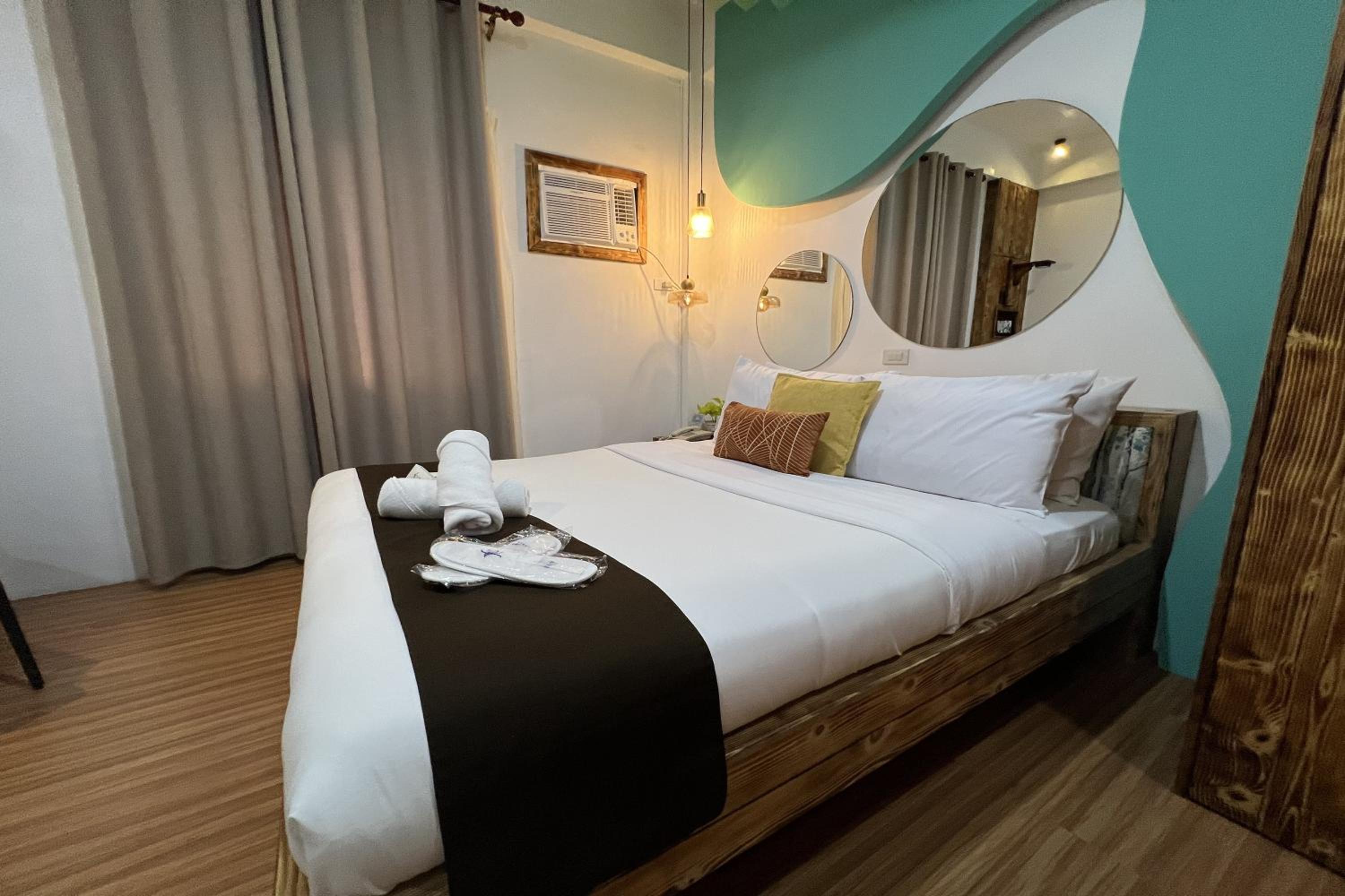 Deluxe Room - Photo 5