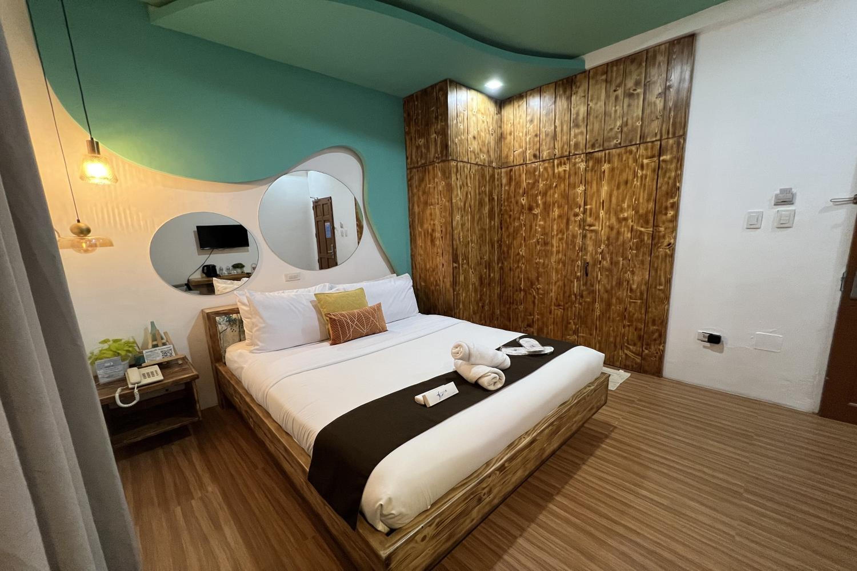 Deluxe Room - Photo 3