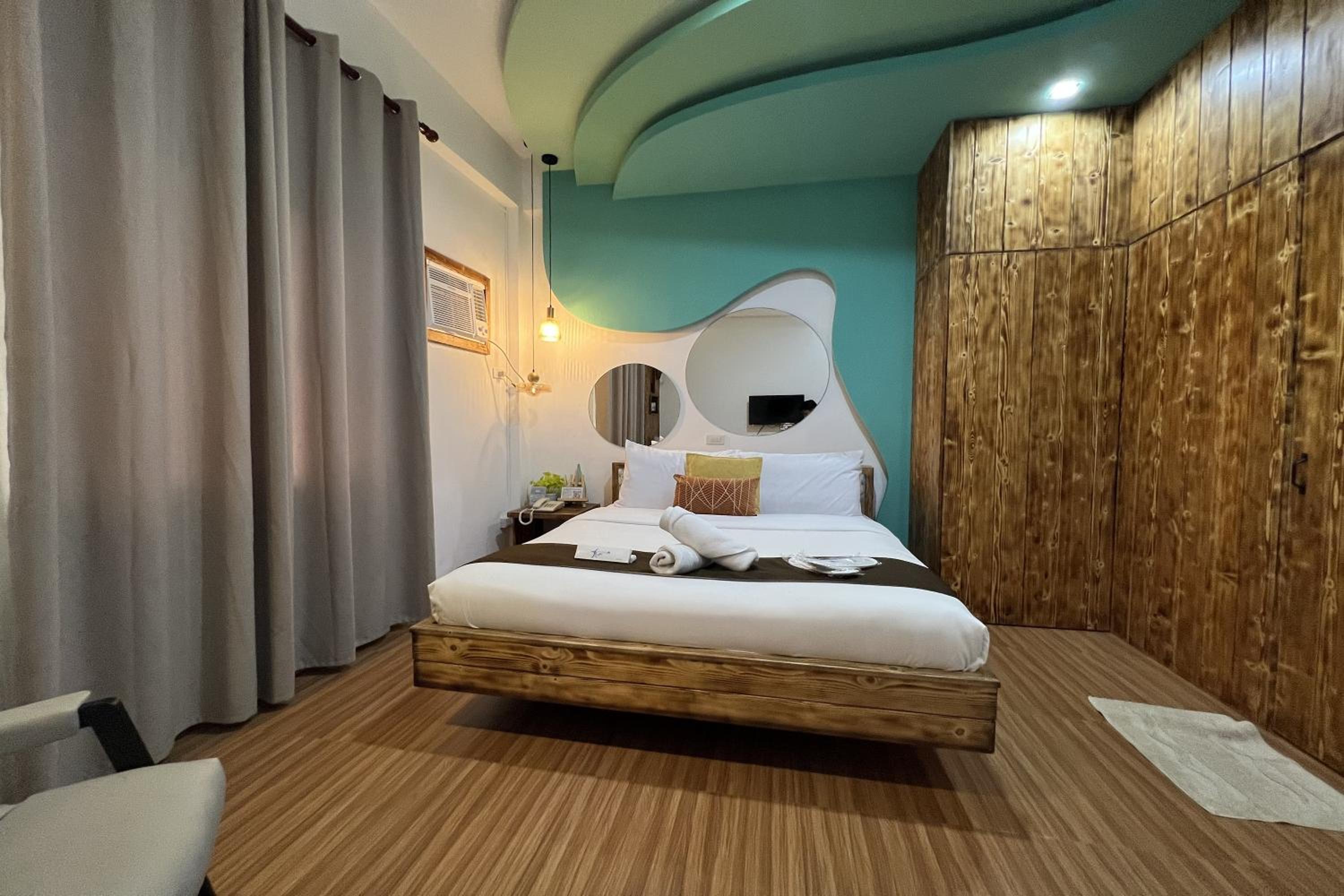 Deluxe Room - Photo 2