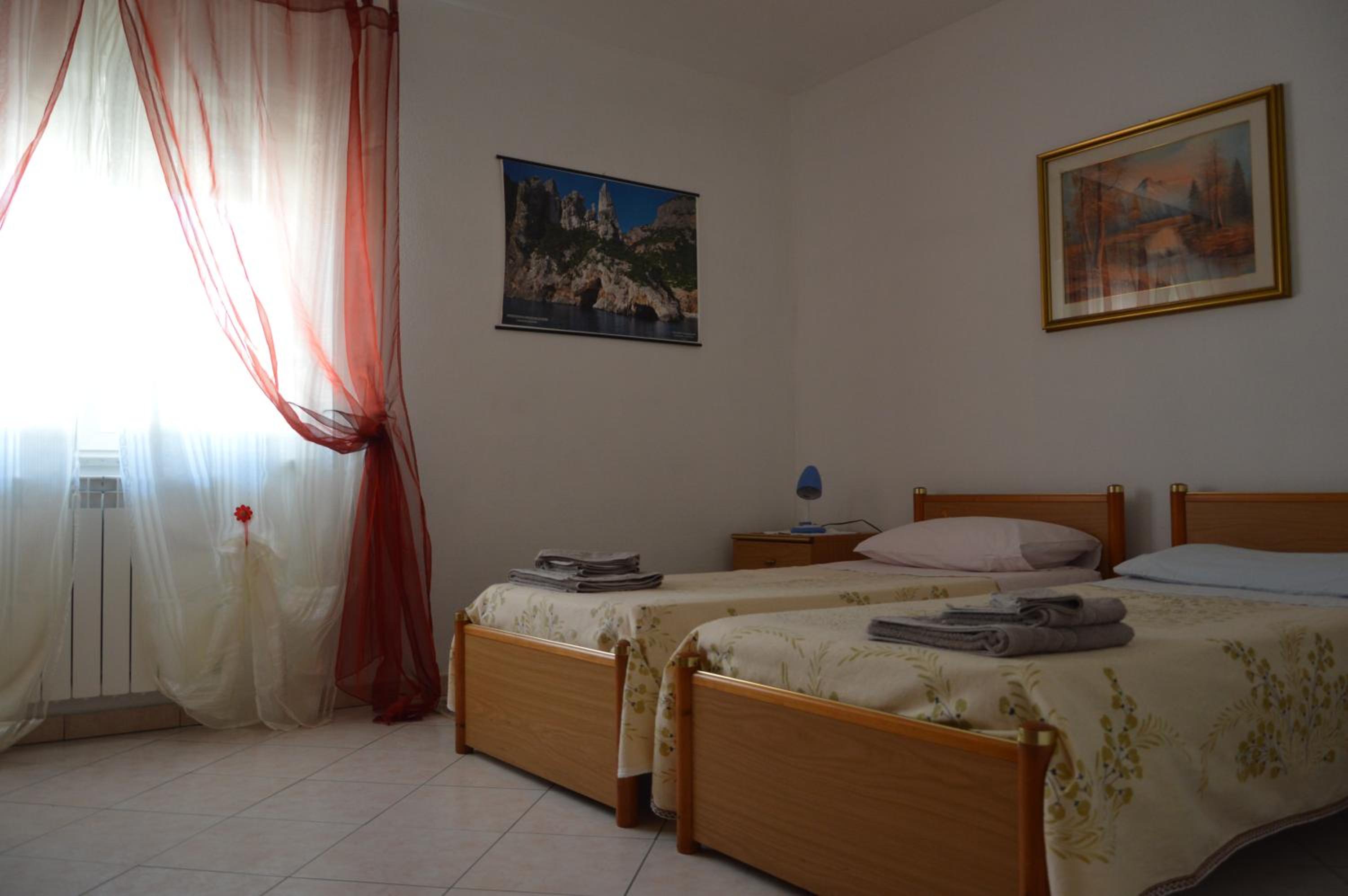 Double or Twin Room with Shared Bathroom photo 3