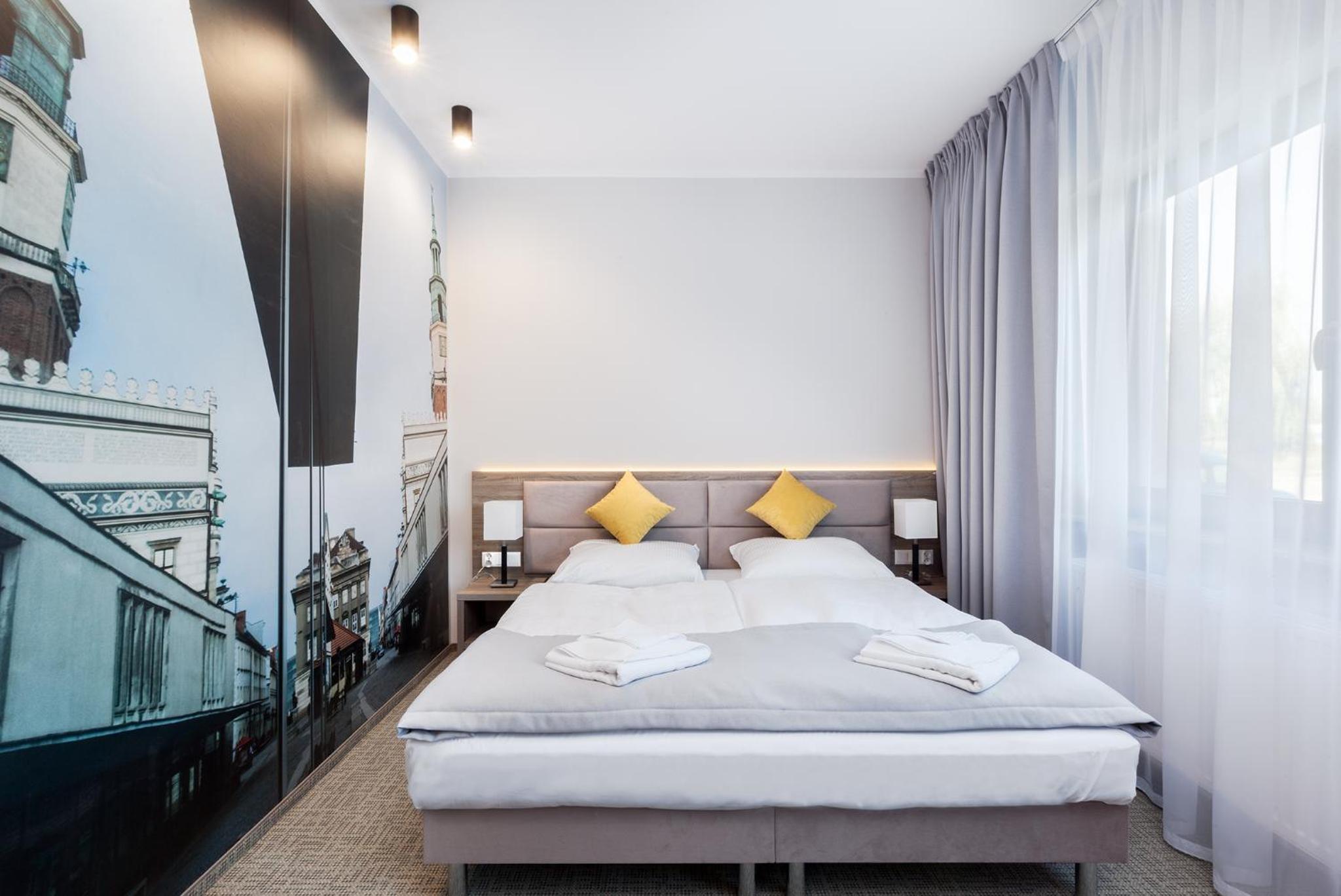 Standard King Room - Photo 11
