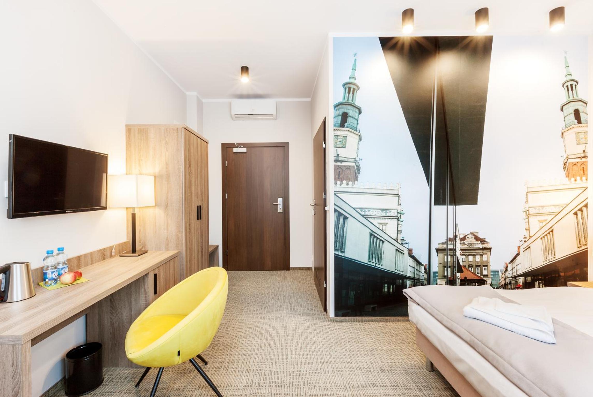 Standard King Room - Photo 5
