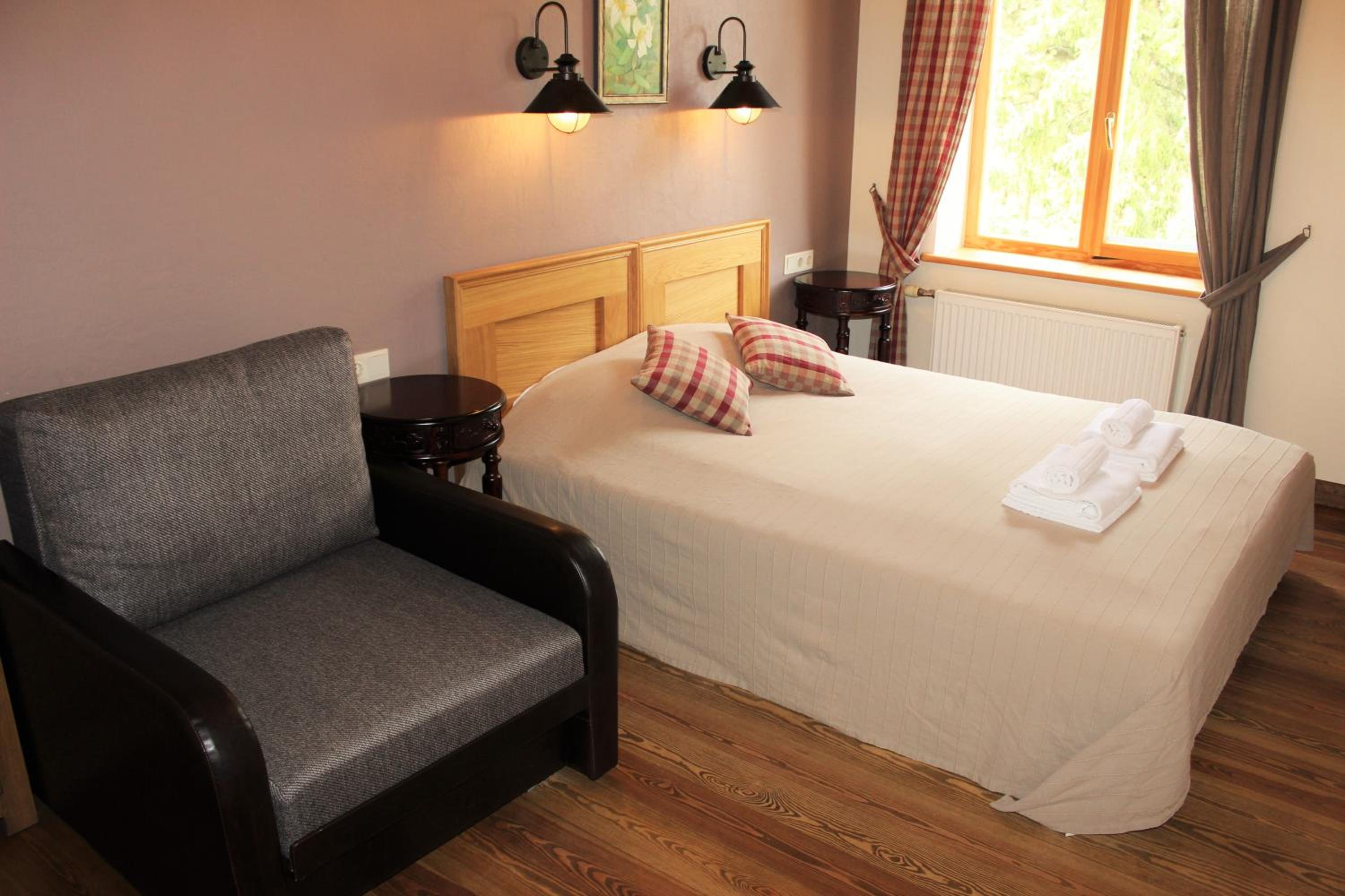 Double Room (2 Adults + 1 Child ) - Photo 1