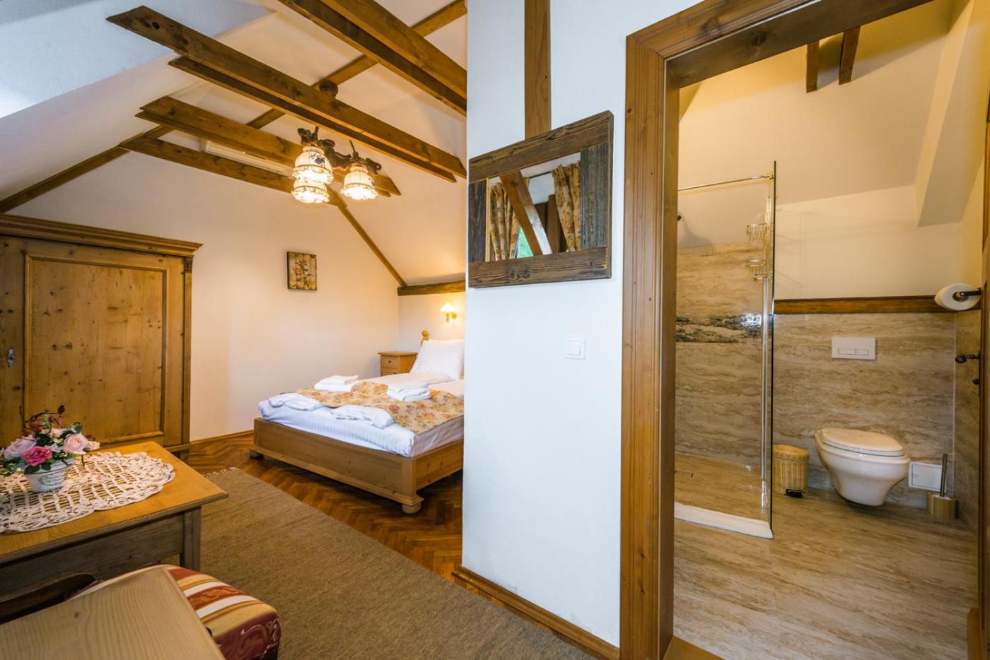 Double Room photo 3