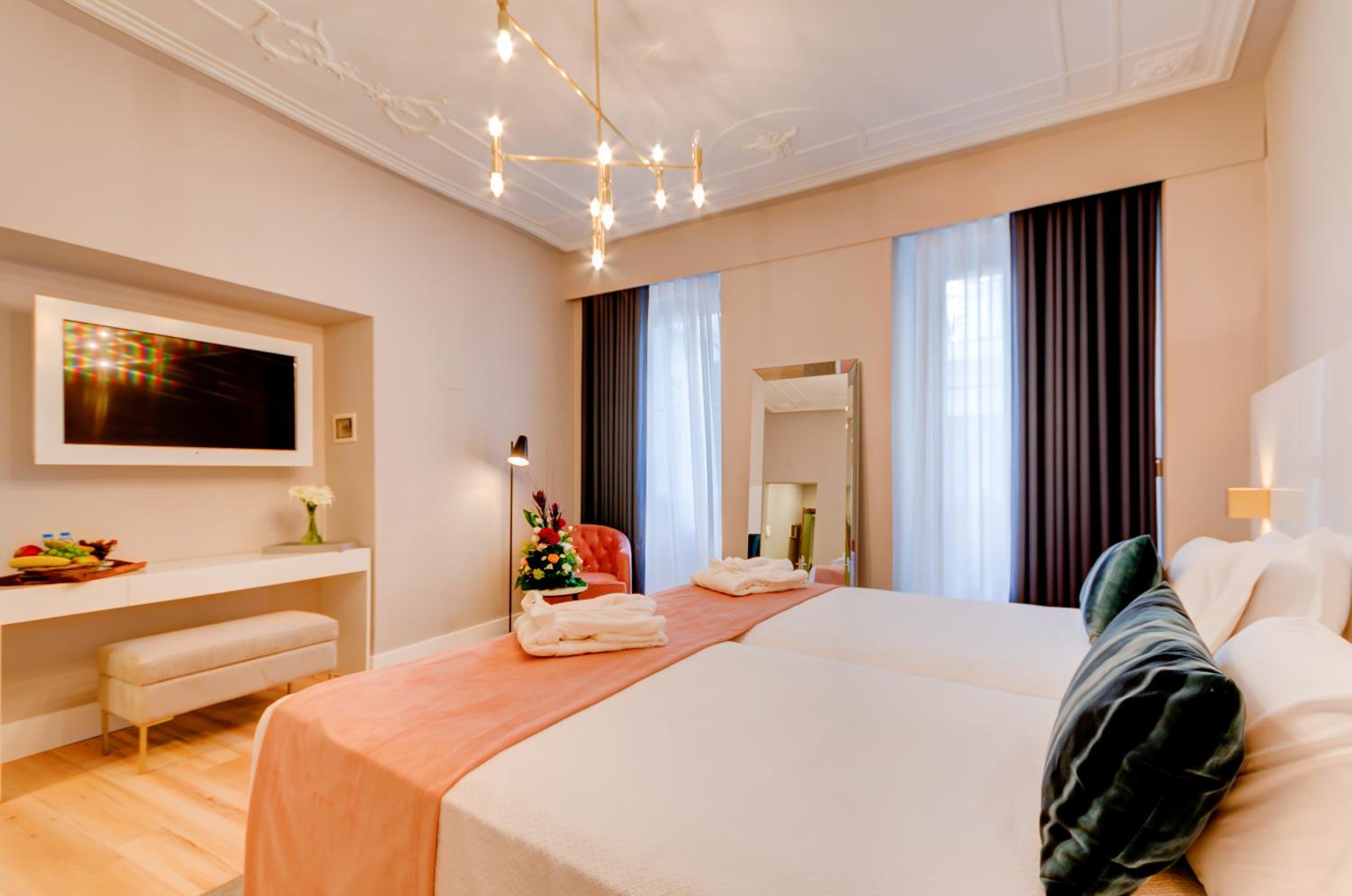 Superior Twin Room - Photo 11