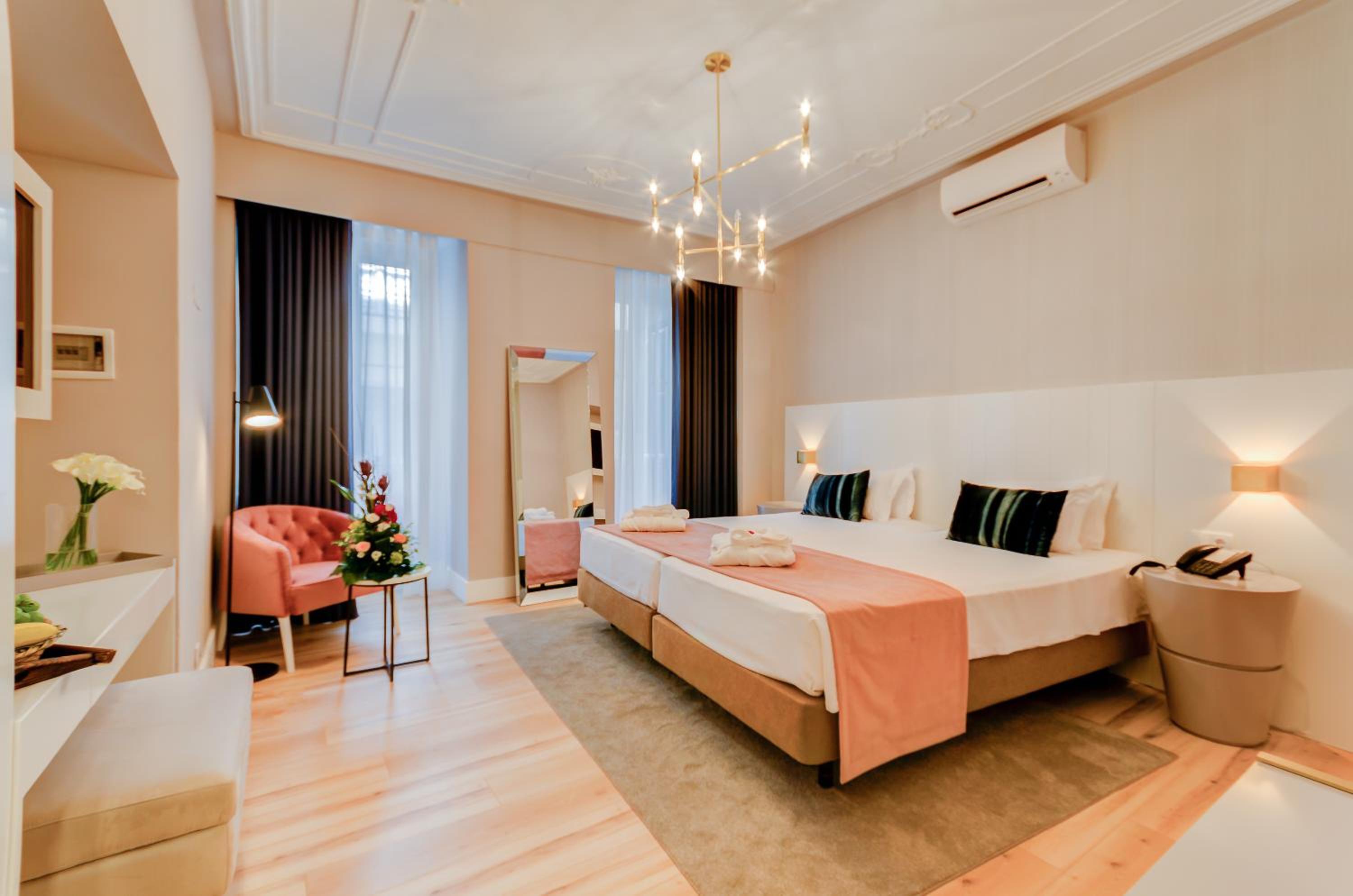Superior Twin Room - Photo 12
