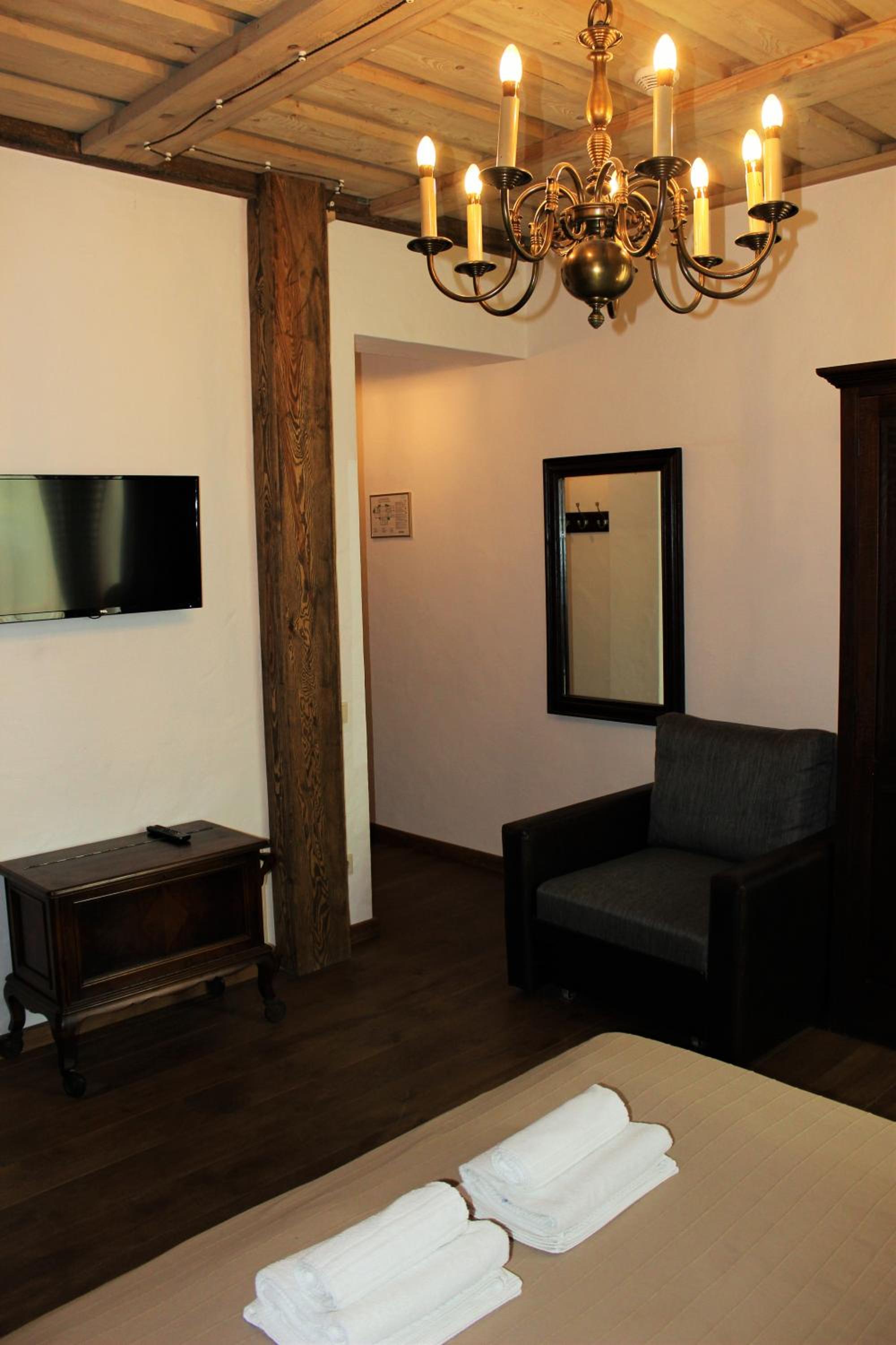 Family Room - Photo 12