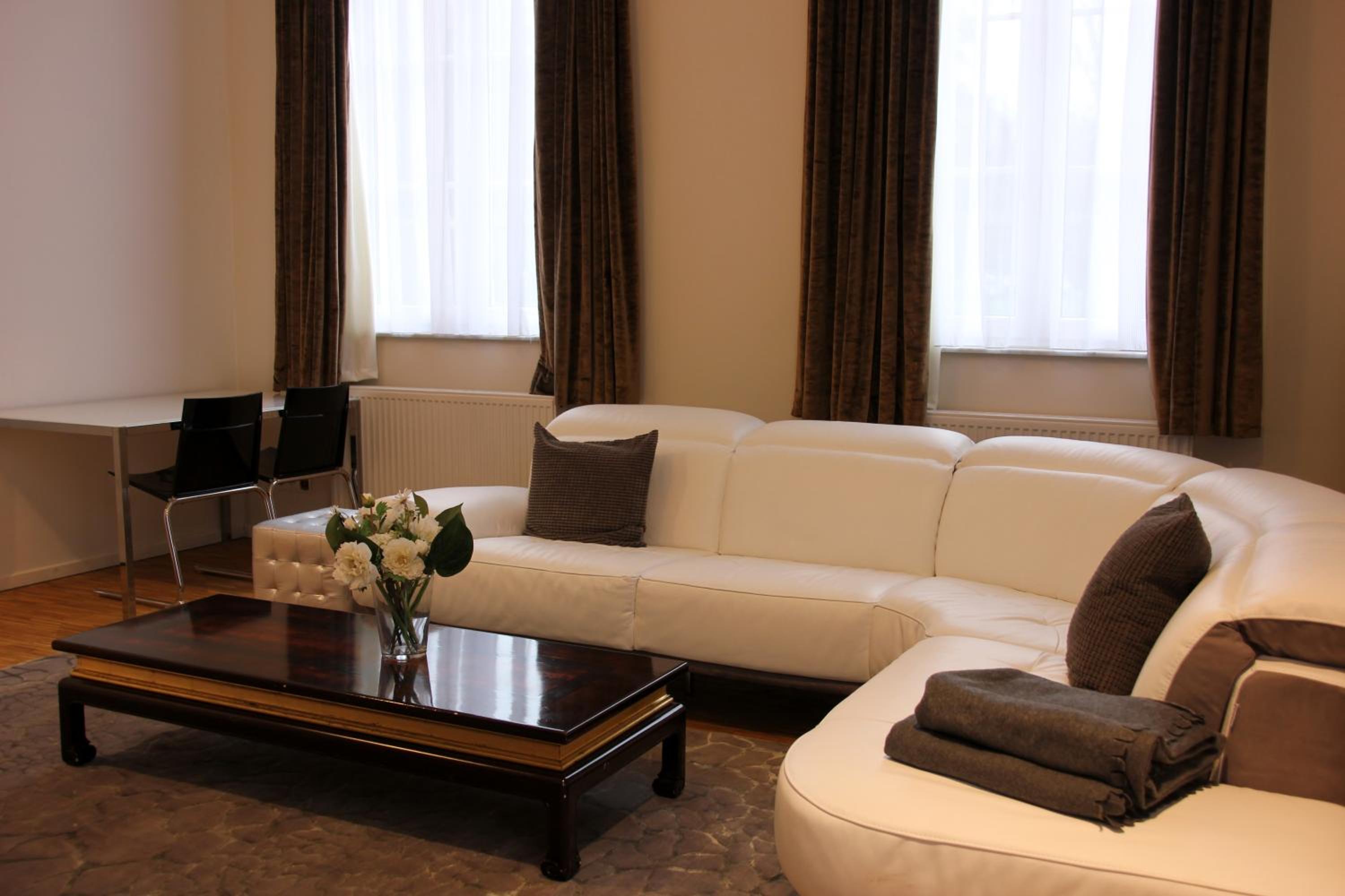 Apartment with Garden View - Photo 13