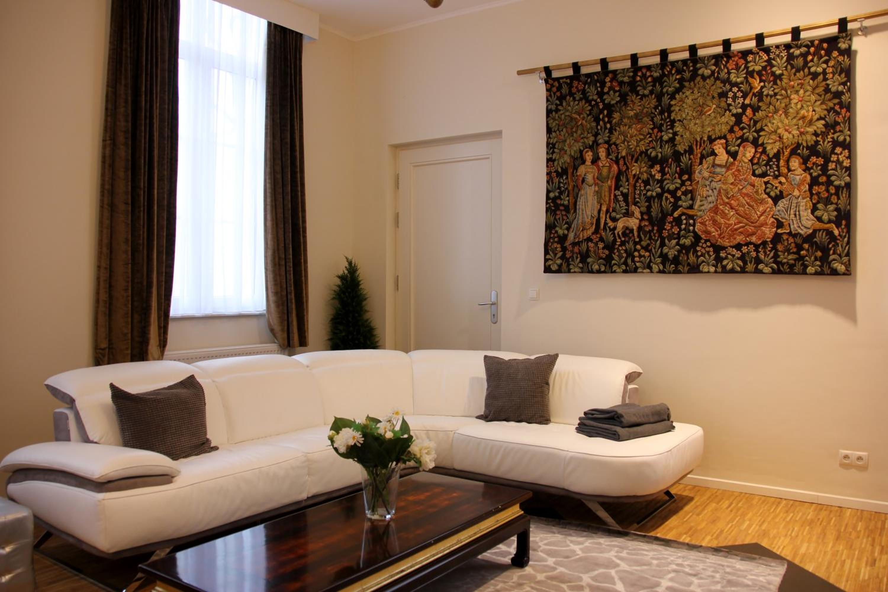 Apartment with Garden View - Photo 6